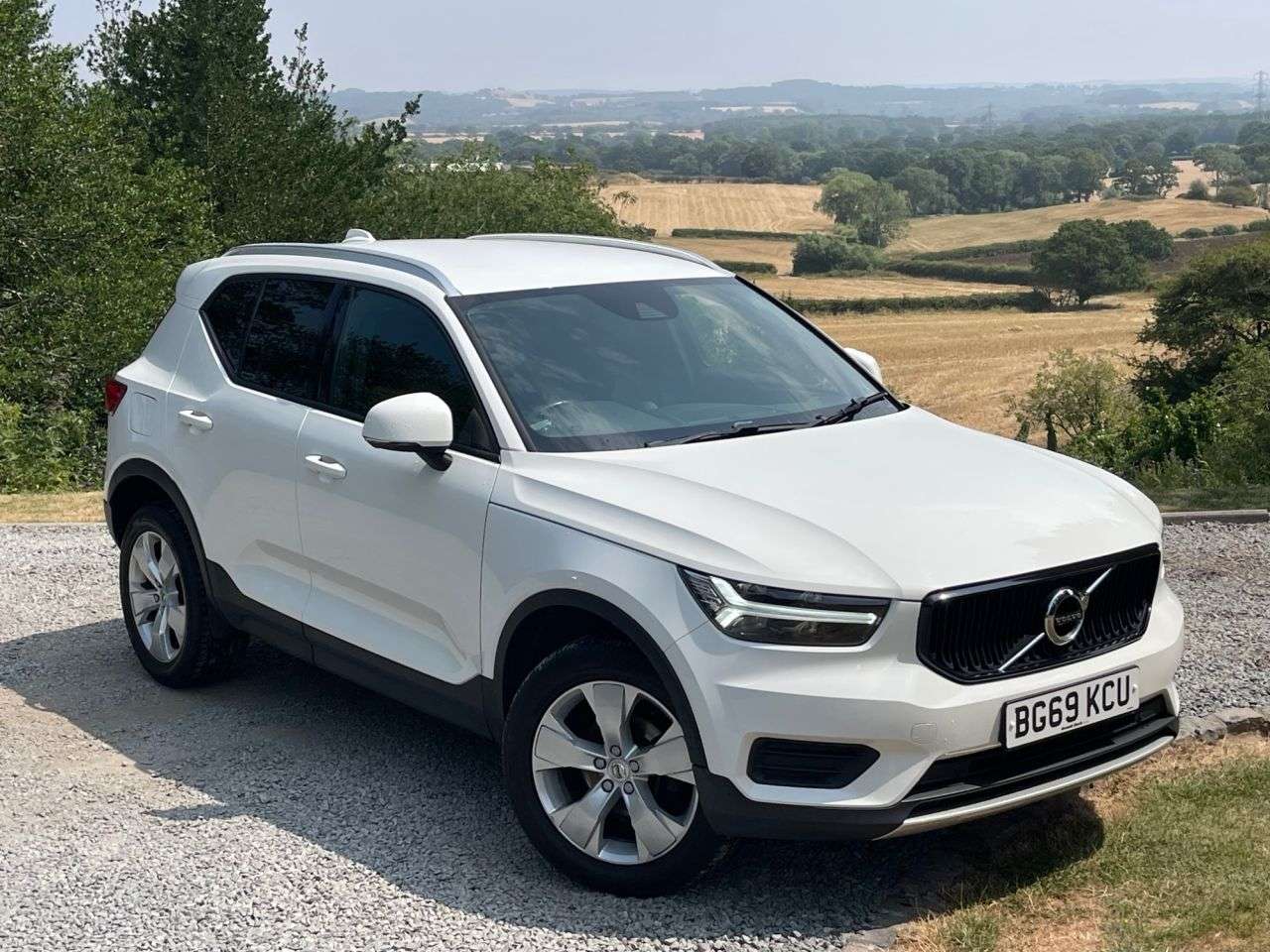 A 2019 VOLVO XC40 1.5 T3 Momentum SUV 5dr Petrol Manual Euro 6 (s/s) (163 ps) A 2019 VOLVO XC40 1.5 T3 Momentum SUV 5dr Petrol Manual Euro 6 (s/s) (163 ps)