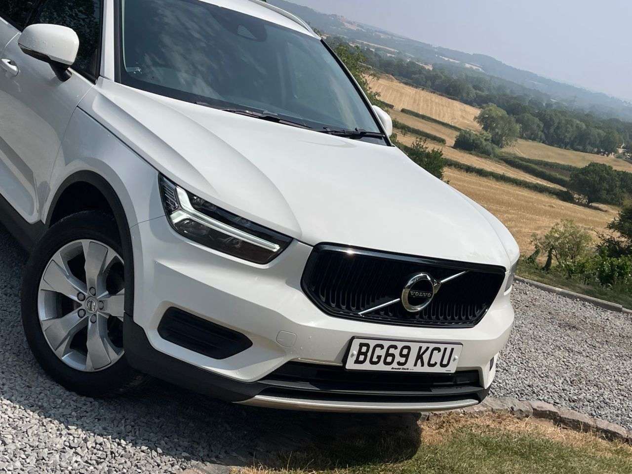 A 2019 VOLVO XC40 1.5 T3 Momentum SUV 5dr Petrol Manual Euro 6 (s/s) (163 ps) A 2019 VOLVO XC40 1.5 T3 Momentum SUV 5dr Petrol Manual Euro 6 (s/s) (163 ps)