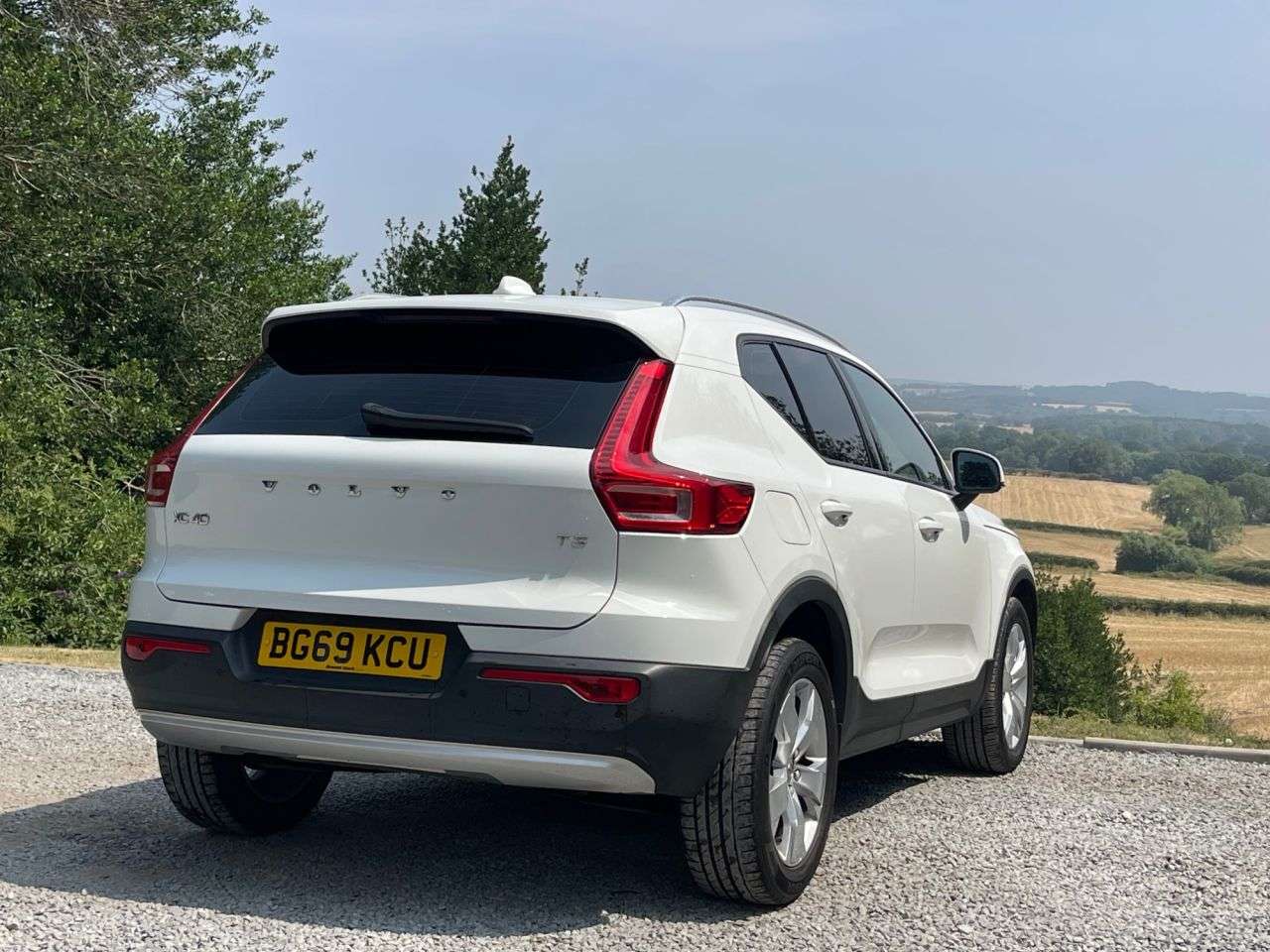2019 VOLVO XC40 2019 VOLVO XC40