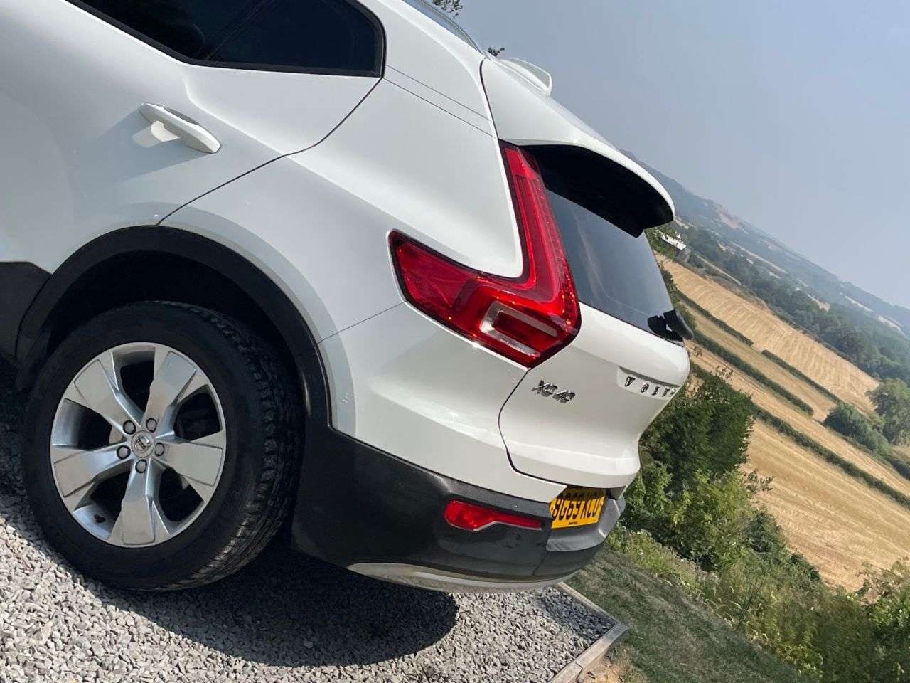 2019 VOLVO XC40 2019 VOLVO XC40