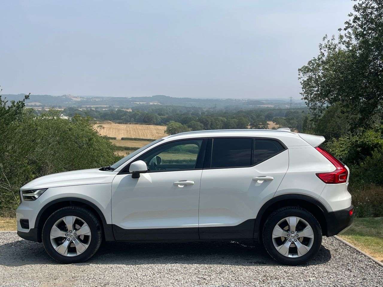 2019 VOLVO XC40 2019 VOLVO XC40
