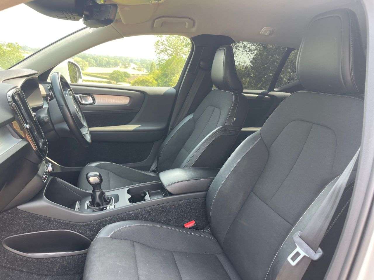 2019 VOLVO XC40 2019 VOLVO XC40