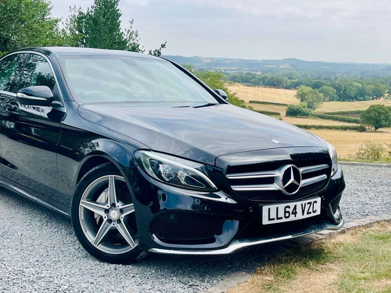 A 2015 MERCEDES-BENZ C CLASS 1.6 C200 BlueTEC AMG Line Saloon 4dr Diesel Manual Euro 6 (s/s) (136 ps) A 2015 MERCEDES-BENZ C CLASS 1.6 C200 BlueTEC AMG Line Saloon 4dr Diesel Manual Euro 6 (s/s) (136 ps)