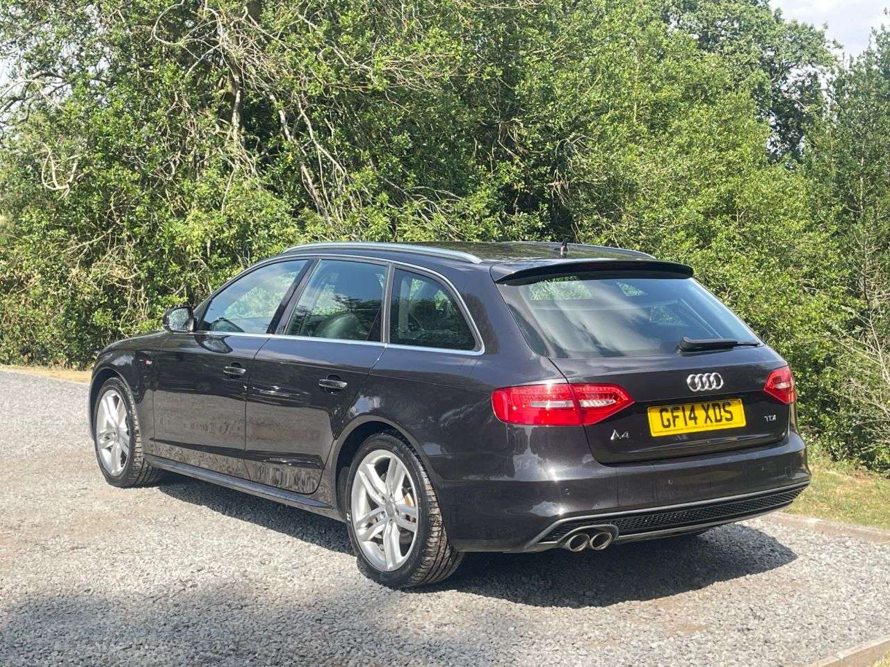 A 2014 AUDI A4 AVANT TDI S LINE A 2014 AUDI A4 AVANT TDI S LINE