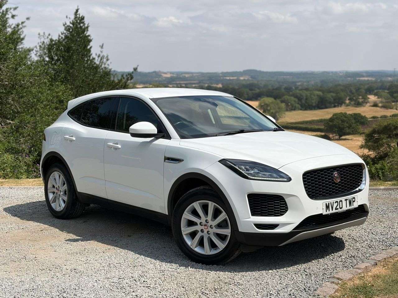 A 2020 JAGUAR E-PACE 2.0 D150 S SUV 5dr Diesel Auto AWD Euro 6 (s/s) (150 ps) A 2020 JAGUAR E-PACE 2.0 D150 S SUV 5dr Diesel Auto AWD Euro 6 (s/s) (150 ps)