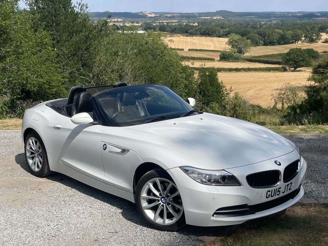 A 2015 BMW Z4 2.0 20i Convertible 2dr Petrol Manual sDrive Euro 6 (s/s) (184 ps) A 2015 BMW Z4 2.0 20i Convertible 2dr Petrol Manual sDrive Euro 6 (s/s) (184 ps)