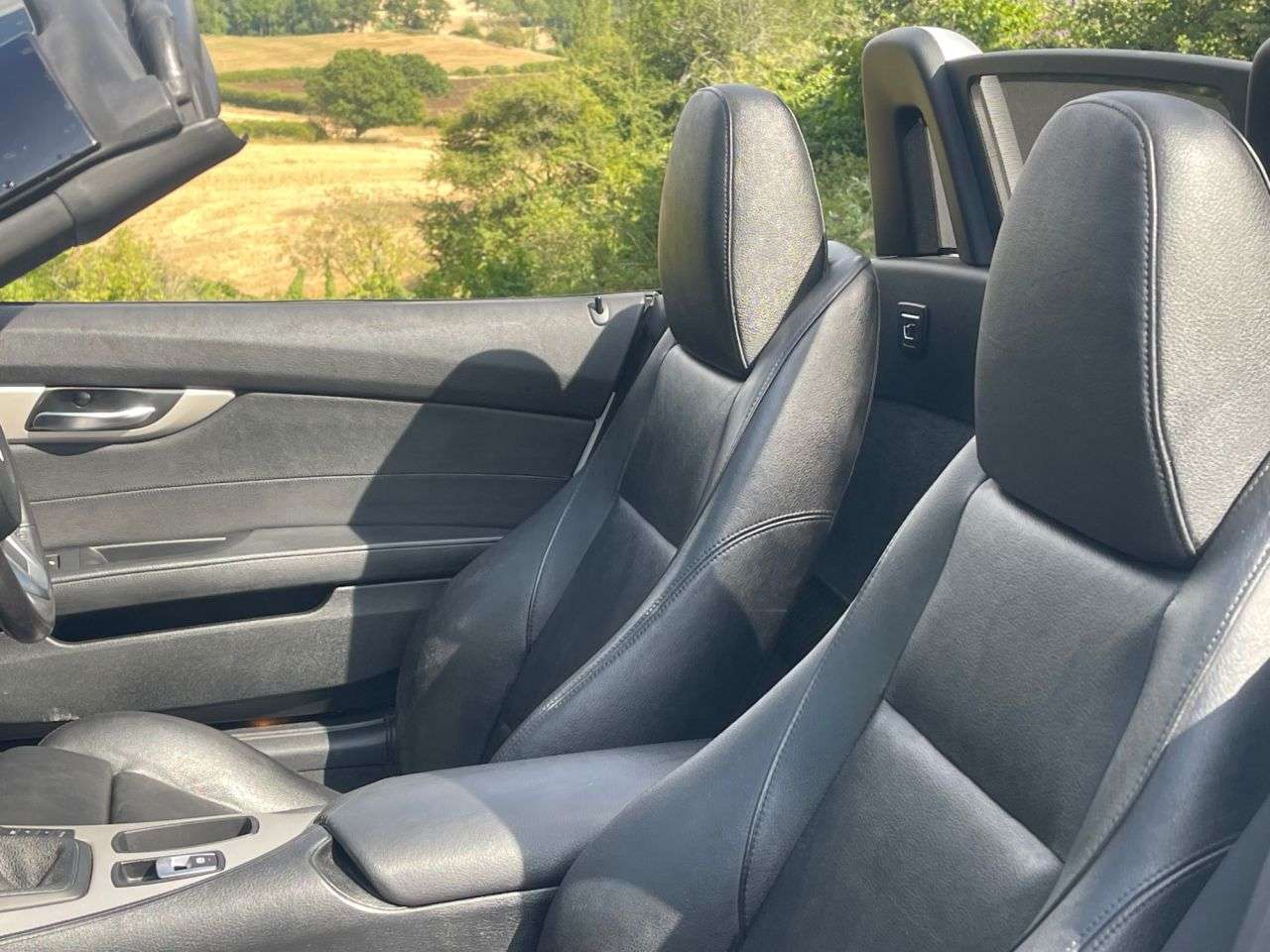 A 2015 BMW Z4 2.0 20i Convertible 2dr Petrol Manual sDrive Euro 6 (s/s) (184 ps) A 2015 BMW Z4 2.0 20i Convertible 2dr Petrol Manual sDrive Euro 6 (s/s) (184 ps)