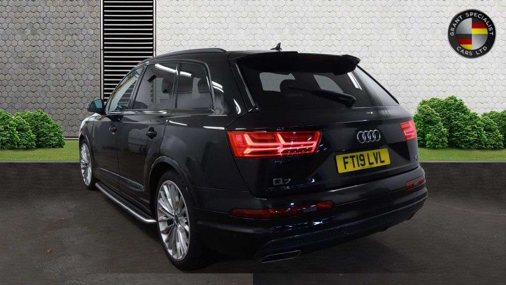 A 2019 AUDI Q7 3.0 TDI V6 50 Black Edition SUV 5dr Diesel Tiptronic quattro Euro 6 (s/s) ( A 2019 AUDI Q7 3.0 TDI V6 50 Black Edition SUV 5dr Diesel Tiptronic quattro Euro 6 (s/s) (