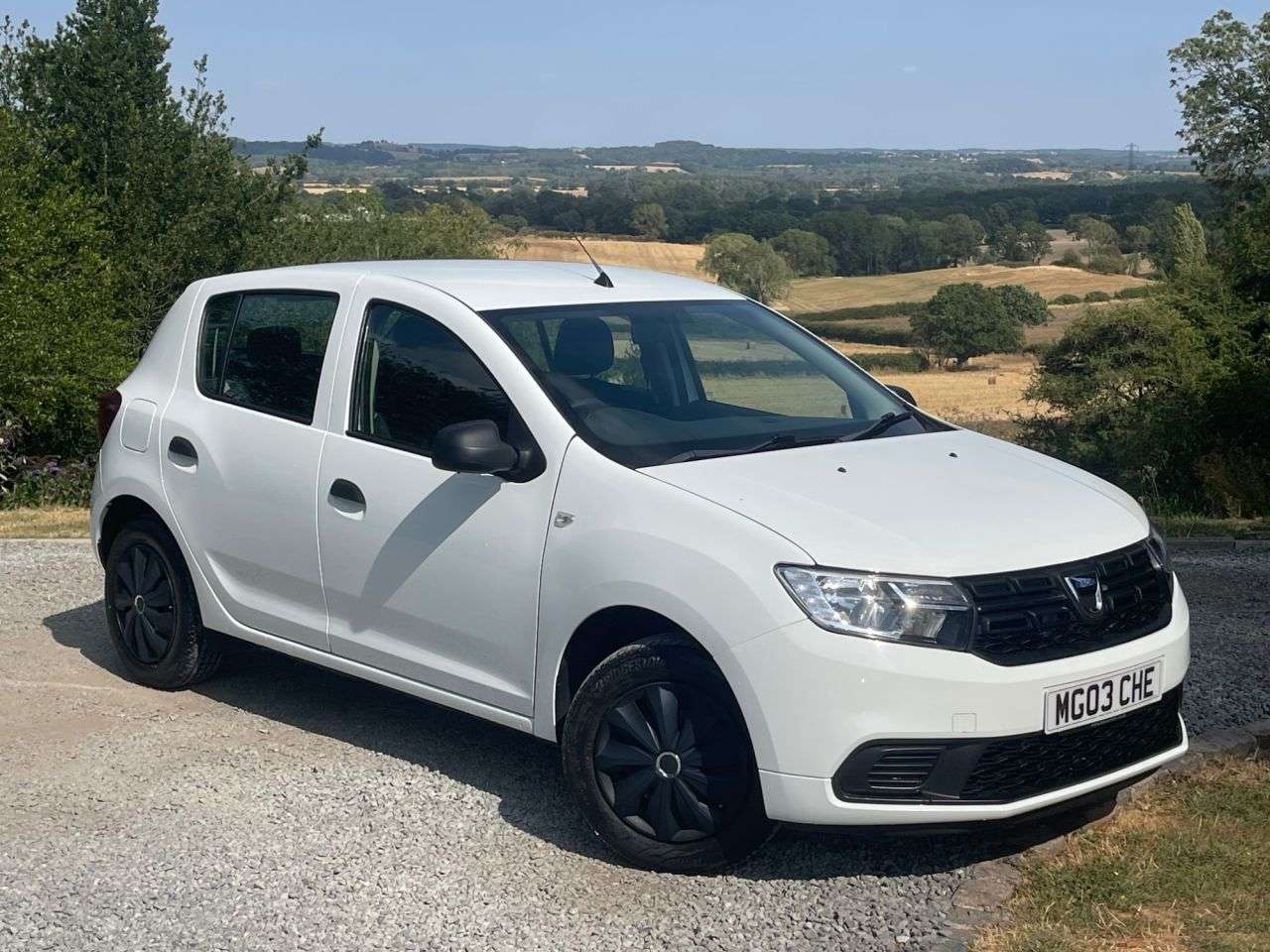 A 2020 DACIA SANDERO 0.9 TCe Essential Hatchback 5dr Petrol Manual Euro 6 (s/s) (90 ps) A 2020 DACIA SANDERO 0.9 TCe Essential Hatchback 5dr Petrol Manual Euro 6 (s/s) (90 ps)