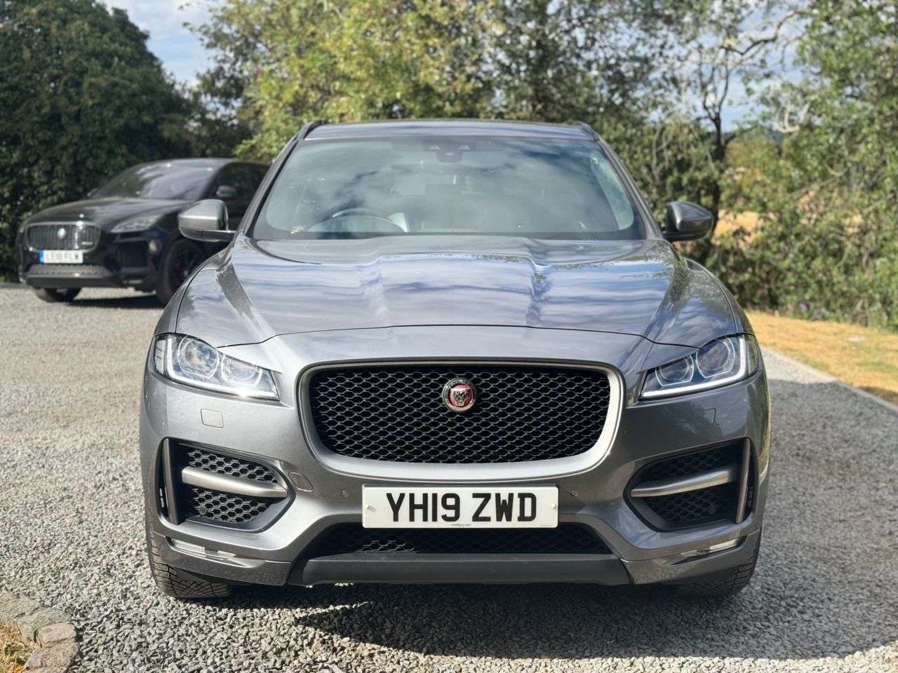 A 2019 JAGUAR F-PACE 2.0 D180 R-Sport SUV 5dr Diesel Auto AWD Euro 6 (s/s) (180 ps) A 2019 JAGUAR F-PACE 2.0 D180 R-Sport SUV 5dr Diesel Auto AWD Euro 6 (s/s) (180 ps)