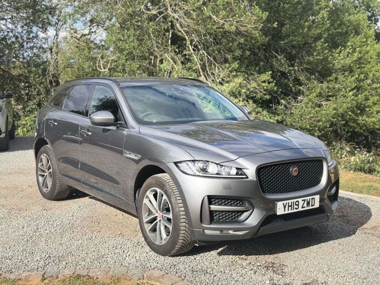 A 2019 JAGUAR F-PACE 2.0 D180 R-Sport SUV 5dr Diesel Auto AWD Euro 6 (s/s) (180 ps) A 2019 JAGUAR F-PACE 2.0 D180 R-Sport SUV 5dr Diesel Auto AWD Euro 6 (s/s) (180 ps)
