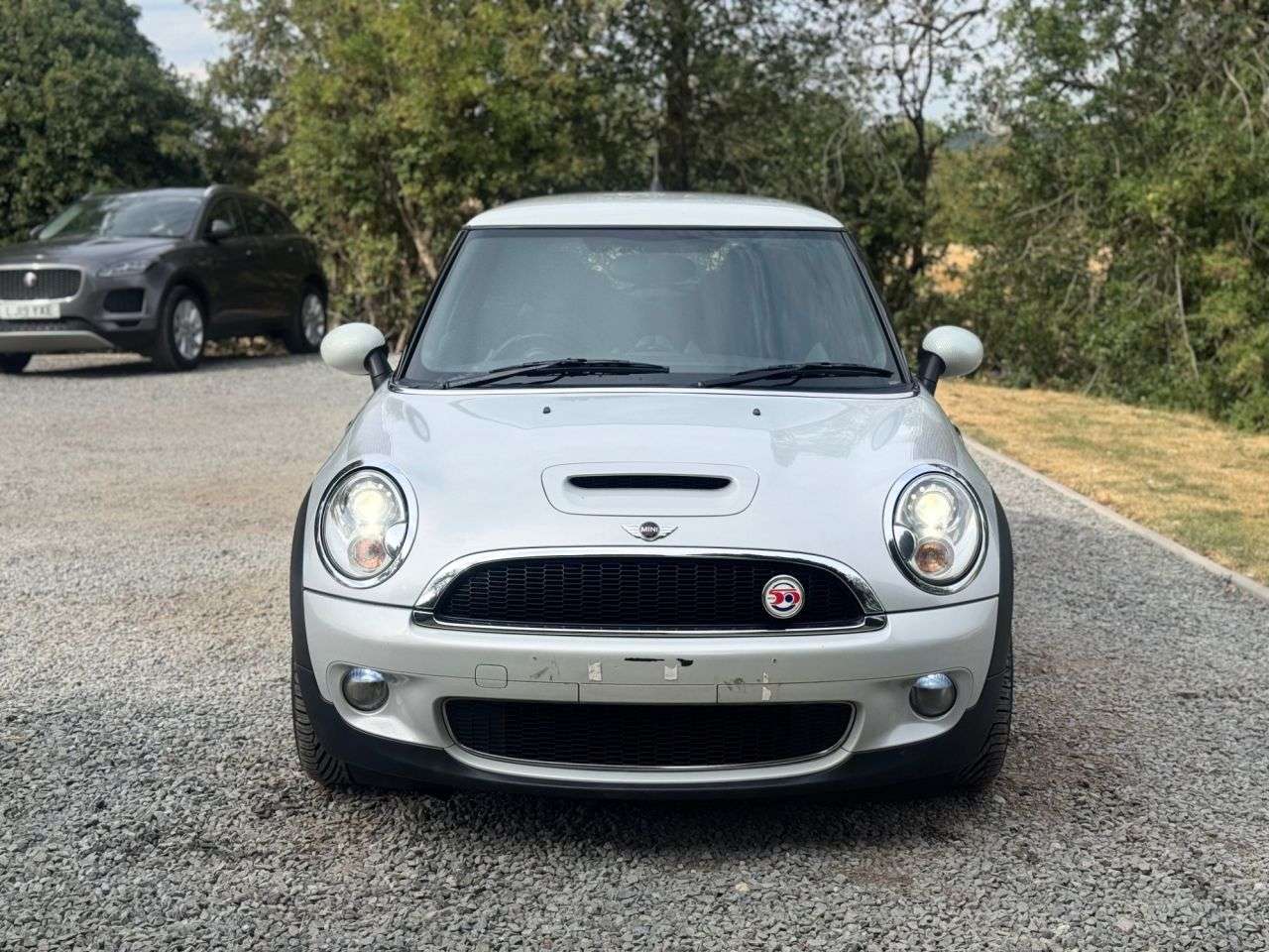 A 2015 MINI HATCH 1.6 Cooper S Camden Hatchback 3dr Petrol Manual Euro 5 (184 ps) A 2015 MINI HATCH 1.6 Cooper S Camden Hatchback 3dr Petrol Manual Euro 5 (184 ps)