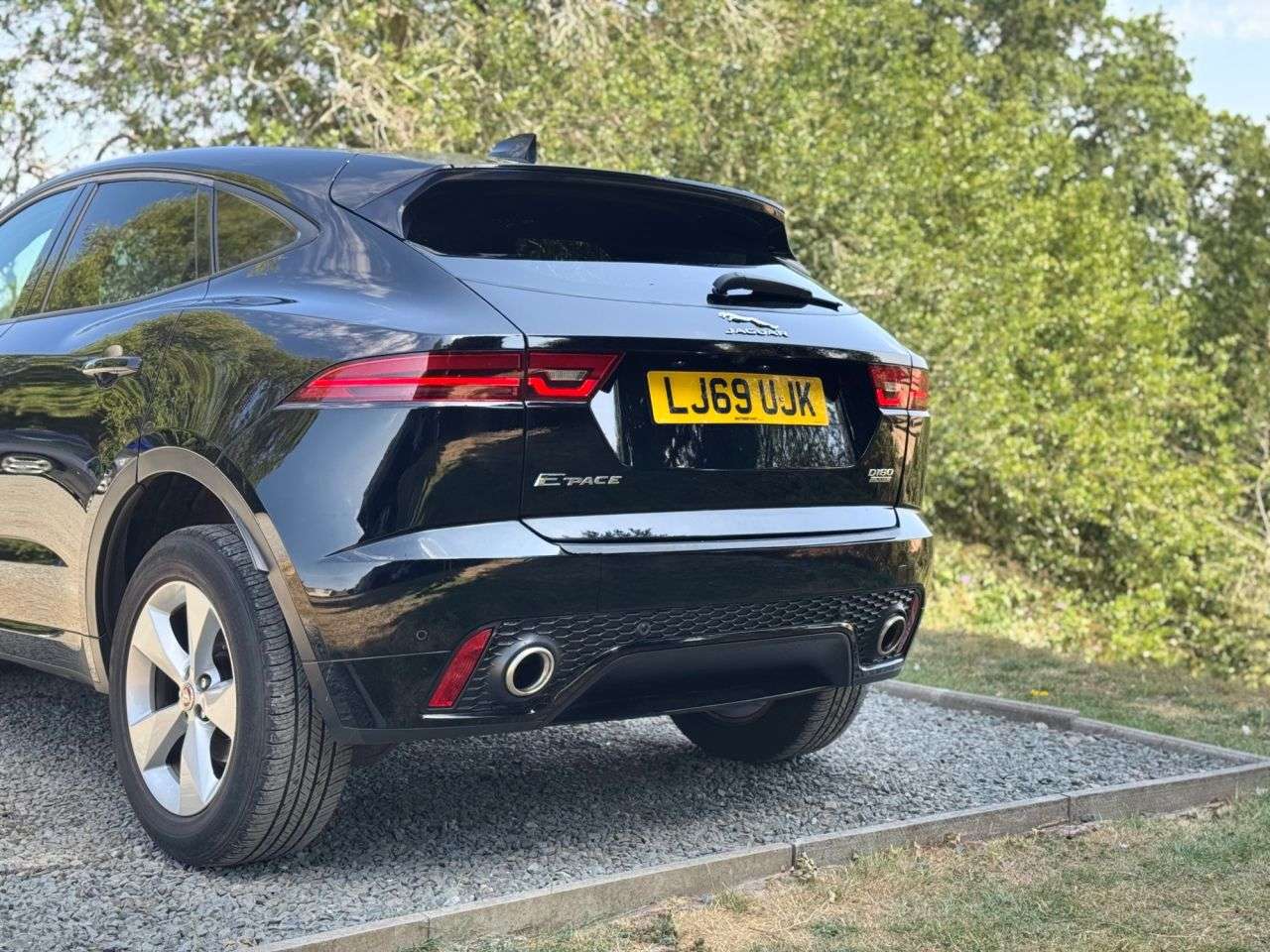 A 2019 JAGUAR E-PACE 2.0 D180 R-Dynamic S SUV 5dr Diesel Auto AWD Euro 6 (s/s) (180 ps) A 2019 JAGUAR E-PACE 2.0 D180 R-Dynamic S SUV 5dr Diesel Auto AWD Euro 6 (s/s) (180 ps)