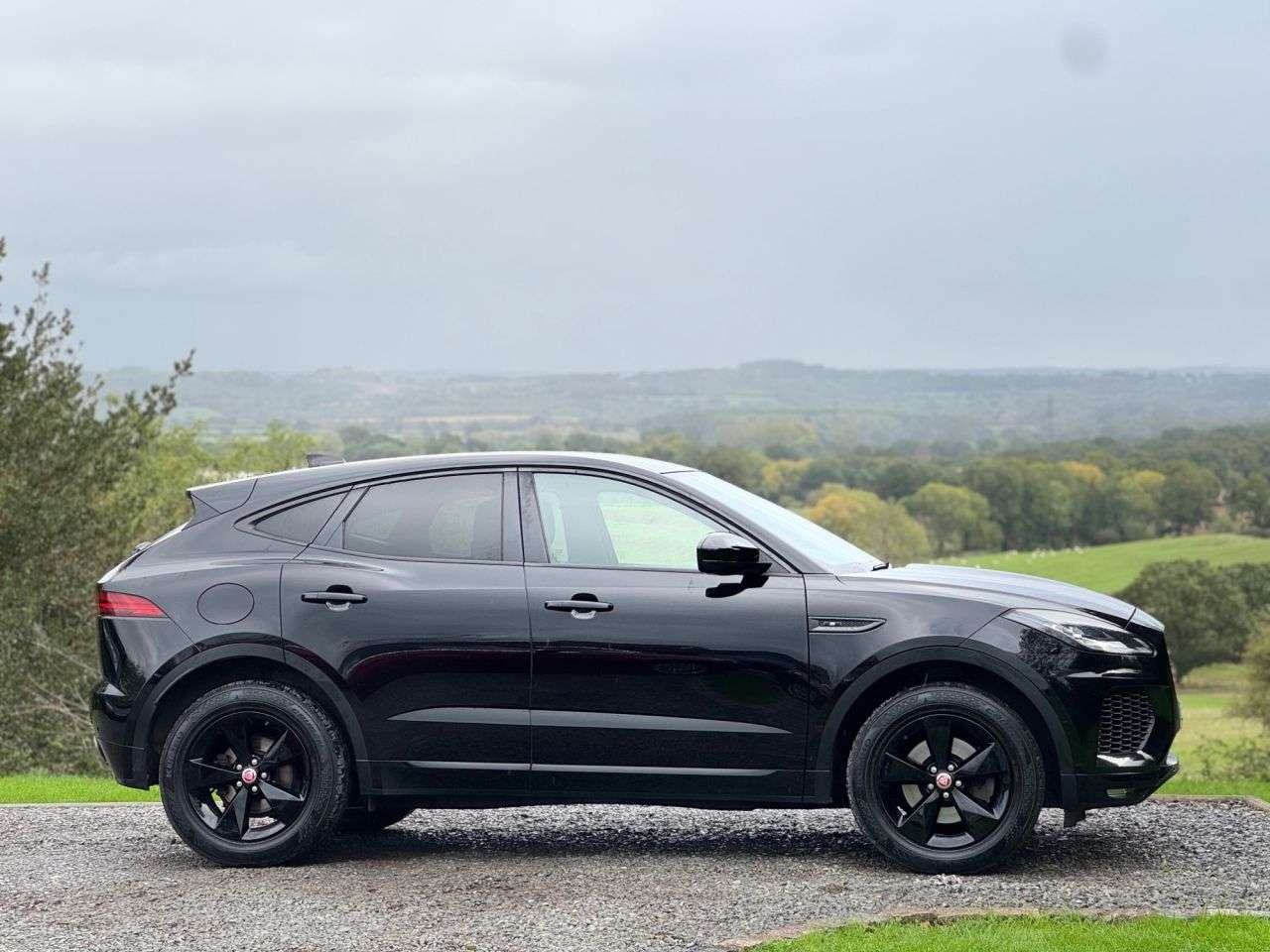 A 2019 JAGUAR E-PACE 2.0 D180 R-Dynamic S SUV 5dr Diesel Auto AWD Euro 6 (s/s) (180 ps) SUPERB C A 2019 JAGUAR E-PACE 2.0 D180 R-Dynamic S SUV 5dr Diesel Auto AWD Euro 6 (s/s) (180 ps) SUPERB C