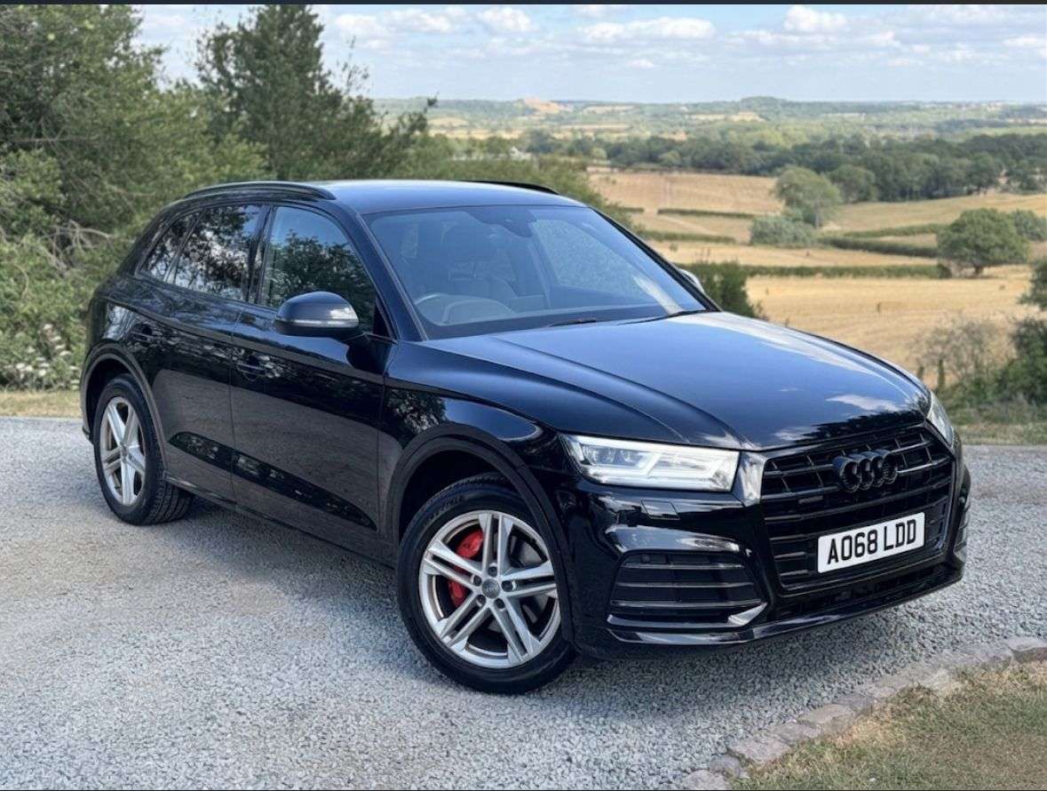 A 2018 AUDI Q5 2.0 TDI 40 S line SUV 5dr Diesel S Tronic quattro Euro 6 (s/s) (190 ps) A 2018 AUDI Q5 2.0 TDI 40 S line SUV 5dr Diesel S Tronic quattro Euro 6 (s/s) (190 ps)