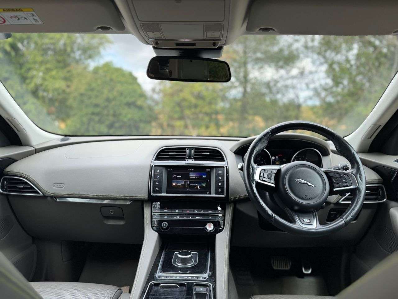 A 2018 JAGUAR F-PACE 2.0 P250i R-Sport SUV 5dr Petrol Auto AWD Euro 6 (s/s) (250 ps) A 2018 JAGUAR F-PACE 2.0 P250i R-Sport SUV 5dr Petrol Auto AWD Euro 6 (s/s) (250 ps)