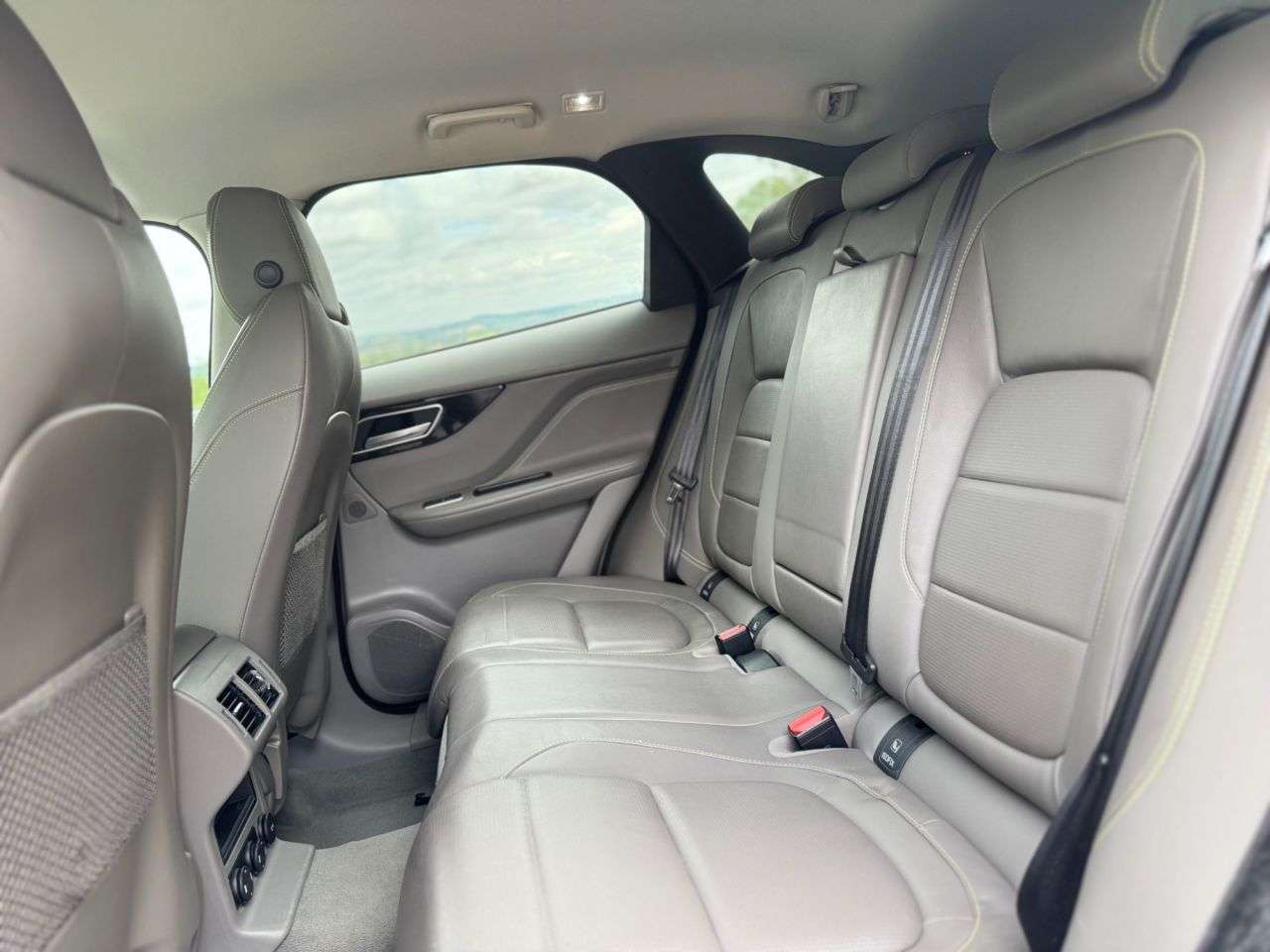 A 2018 JAGUAR F-PACE 2.0 P250i R-Sport SUV 5dr Petrol Auto AWD Euro 6 (s/s) (250 ps) A 2018 JAGUAR F-PACE 2.0 P250i R-Sport SUV 5dr Petrol Auto AWD Euro 6 (s/s) (250 ps)