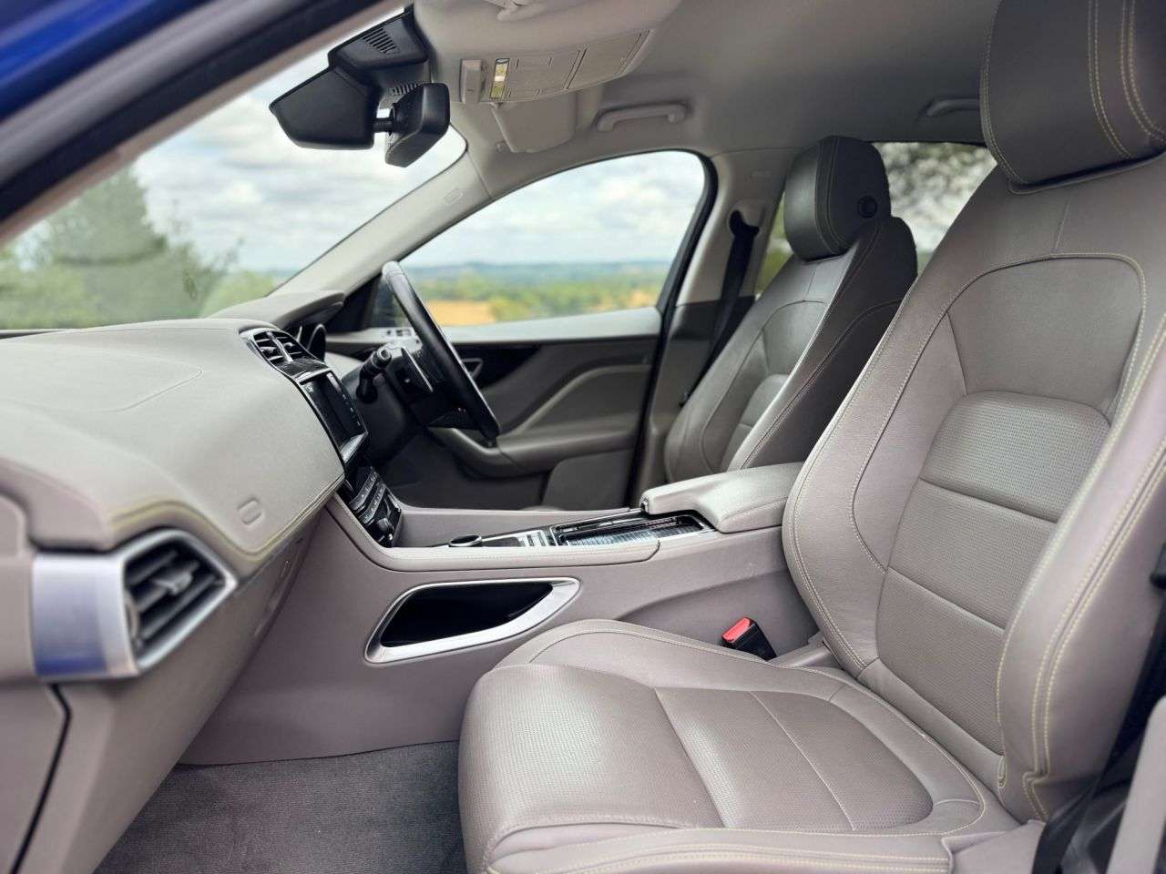 A 2018 JAGUAR F-PACE 2.0 P250i R-Sport SUV 5dr Petrol Auto AWD Euro 6 (s/s) (250 ps) A 2018 JAGUAR F-PACE 2.0 P250i R-Sport SUV 5dr Petrol Auto AWD Euro 6 (s/s) (250 ps)
