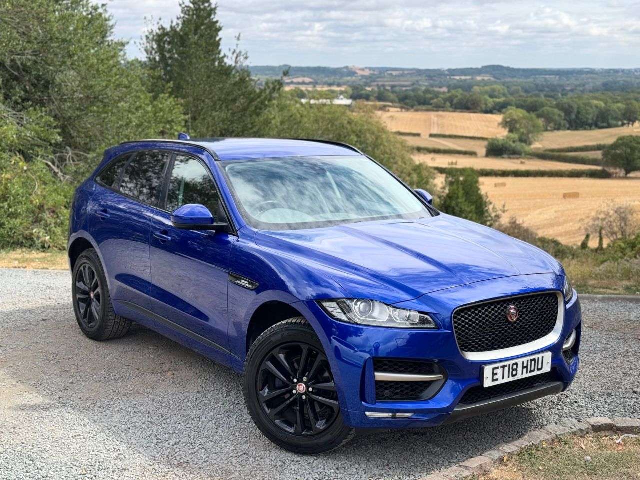 A 2018 JAGUAR F-PACE 2.0 P250i R-Sport SUV 5dr Petrol Auto AWD Euro 6 (s/s) (250 ps) A 2018 JAGUAR F-PACE 2.0 P250i R-Sport SUV 5dr Petrol Auto AWD Euro 6 (s/s) (250 ps)