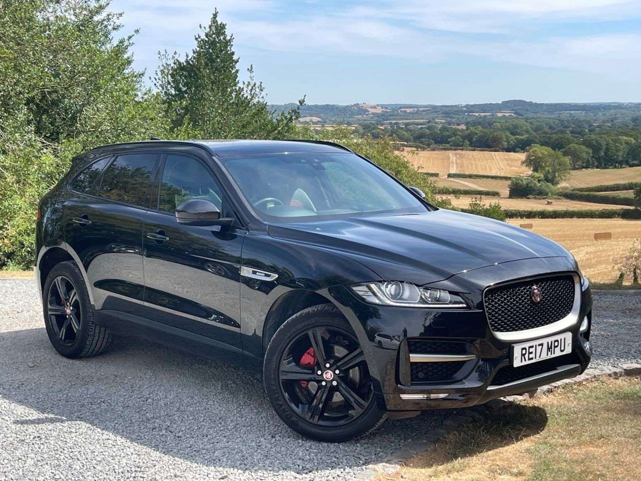 A 2017 JAGUAR F-PACE 2.0 D180 R-Sport SUV 5dr Diesel Auto AWD Euro 6 (s/s) (180 ps) A 2017 JAGUAR F-PACE 2.0 D180 R-Sport SUV 5dr Diesel Auto AWD Euro 6 (s/s) (180 ps)
