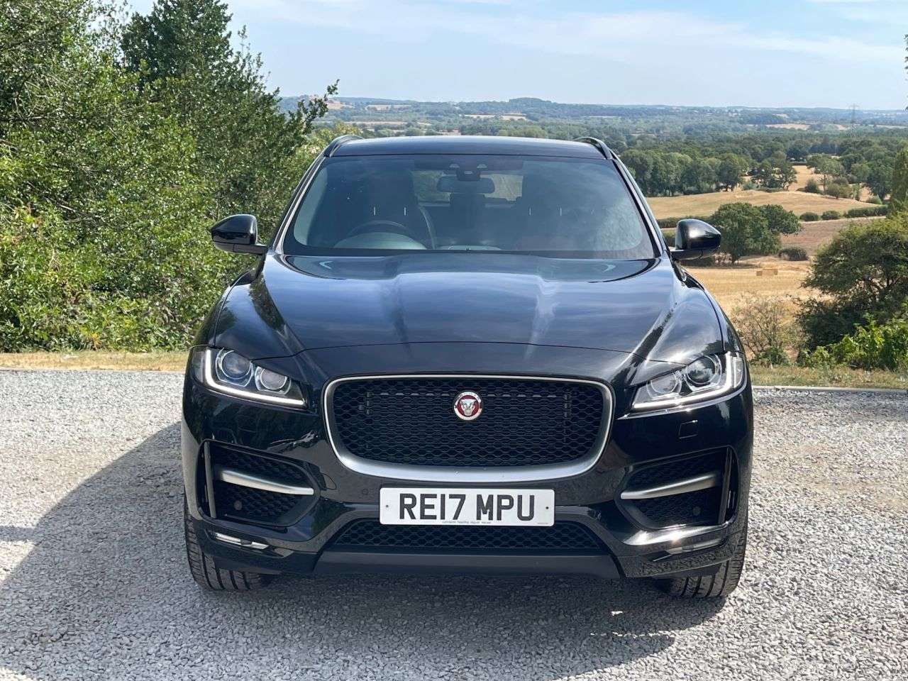 2017 JAGUAR F-PACE 2017 JAGUAR F-PACE