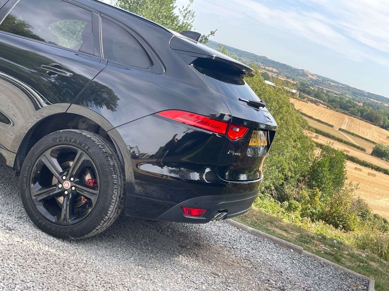 2017 JAGUAR F-PACE 2017 JAGUAR F-PACE