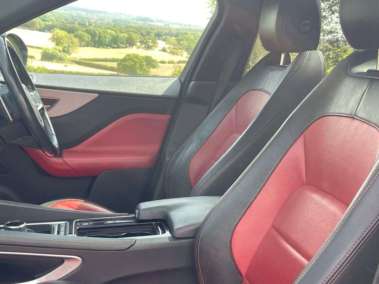 2017 JAGUAR F-PACE 2017 JAGUAR F-PACE