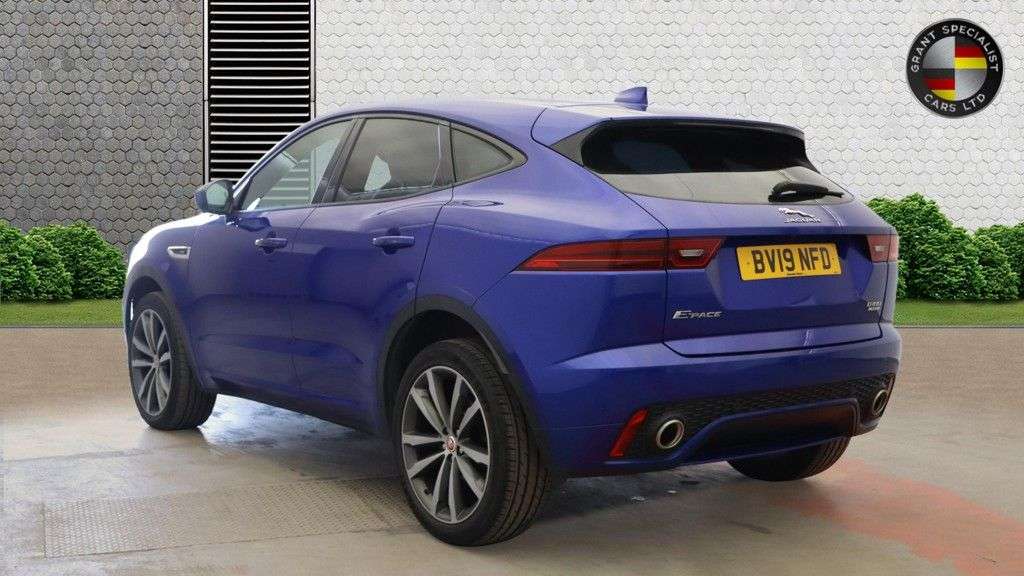 A 2019 JAGUAR E-PACE 2.0 D180 R-Dynamic HSE SUV 5dr Diesel Auto AWD Euro 6 (s/s) (180 ps) A 2019 JAGUAR E-PACE 2.0 D180 R-Dynamic HSE SUV 5dr Diesel Auto AWD Euro 6 (s/s) (180 ps)