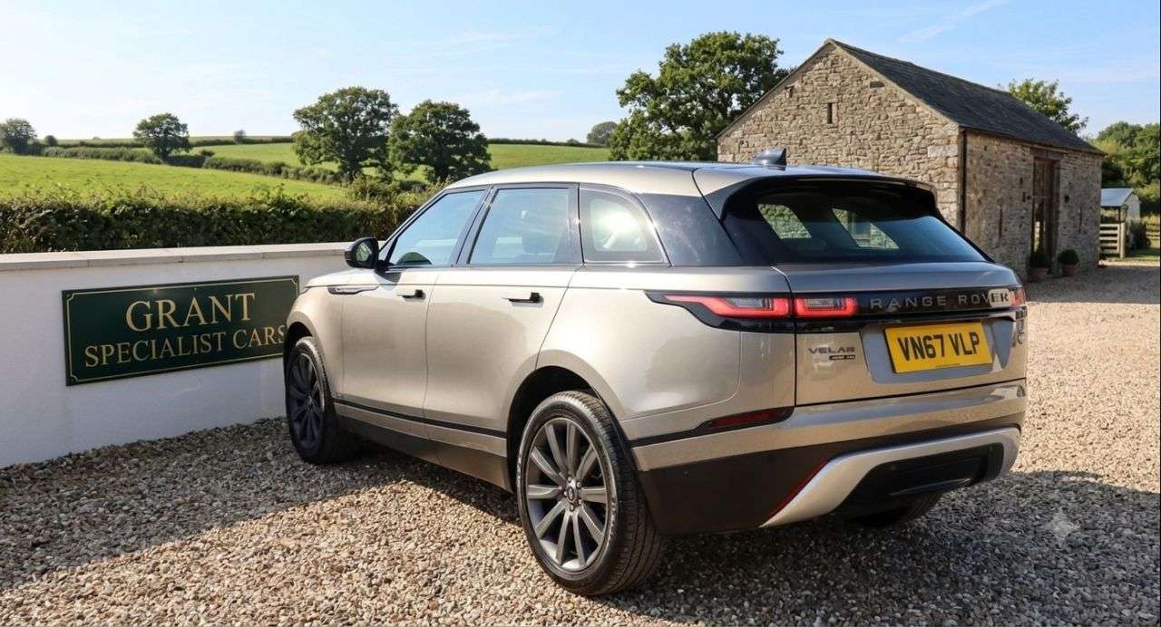 A 2017 LAND ROVER RANGE ROVER VELAR 2.0 D240 R-Dynamic HSE SUV 5dr Diesel Auto 4WD Euro 6 (s/s) (240 ps) A 2017 LAND ROVER RANGE ROVER VELAR 2.0 D240 R-Dynamic HSE SUV 5dr Diesel Auto 4WD Euro 6 (s/s) (240 ps)