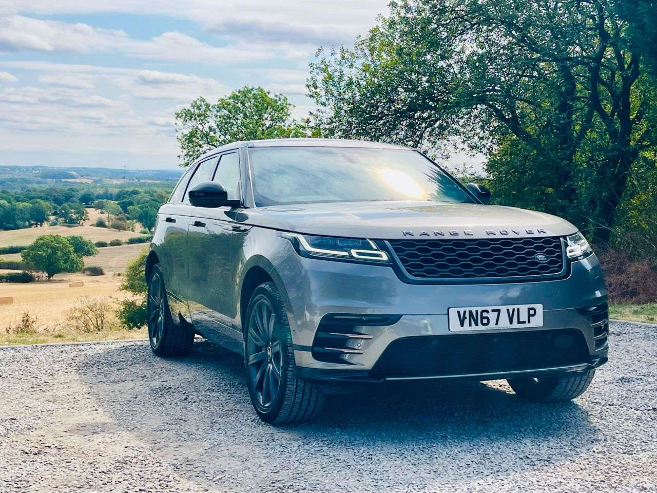 A 2017 LAND ROVER RANGE ROVER VELAR 2.0 D240 R-Dynamic HSE SUV 5dr Diesel Auto 4WD Euro 6 (s/s) (240 ps) A 2017 LAND ROVER RANGE ROVER VELAR 2.0 D240 R-Dynamic HSE SUV 5dr Diesel Auto 4WD Euro 6 (s/s) (240 ps)
