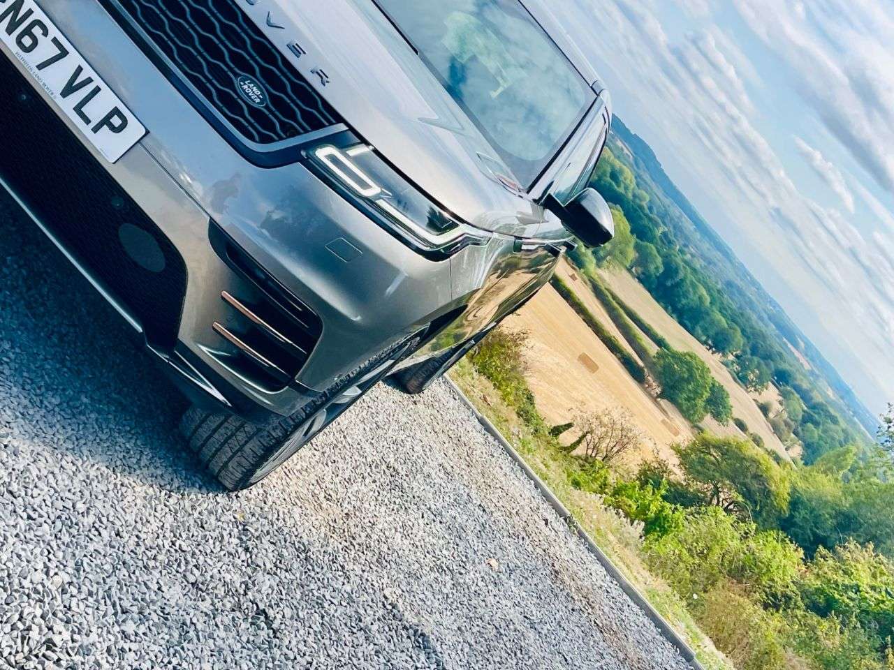 A 2017 LAND ROVER RANGE ROVER VELAR 2.0 D240 R-Dynamic HSE SUV 5dr Diesel Auto 4WD Euro 6 (s/s) (240 ps) A 2017 LAND ROVER RANGE ROVER VELAR 2.0 D240 R-Dynamic HSE SUV 5dr Diesel Auto 4WD Euro 6 (s/s) (240 ps)