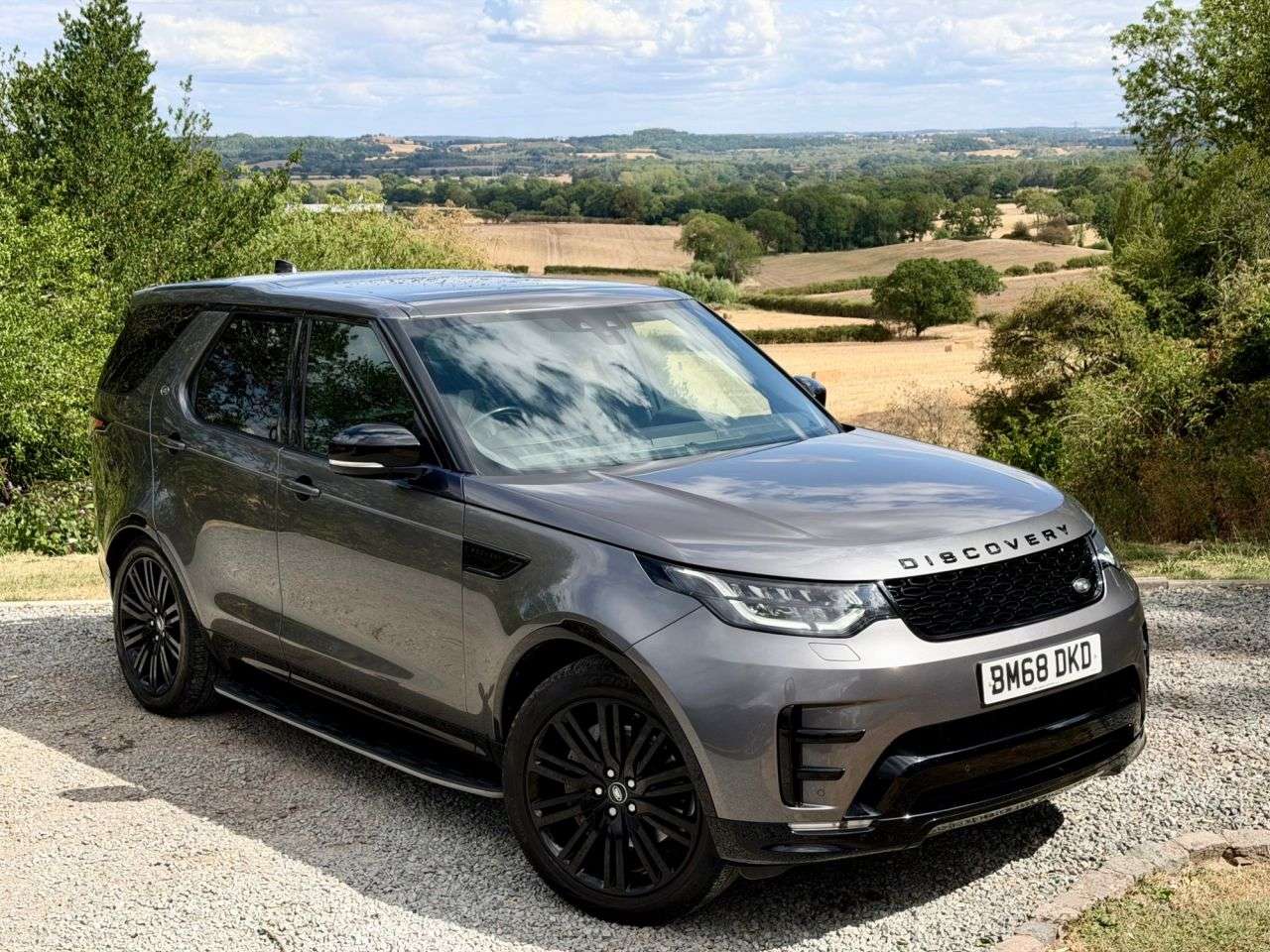 A 2019 LAND ROVER DISCOVERY 3.0 SD V6 HSE SUV 5dr Diesel Auto 4WD Euro 6 (s/s) (306 ps) A 2019 LAND ROVER DISCOVERY 3.0 SD V6 HSE SUV 5dr Diesel Auto 4WD Euro 6 (s/s) (306 ps)