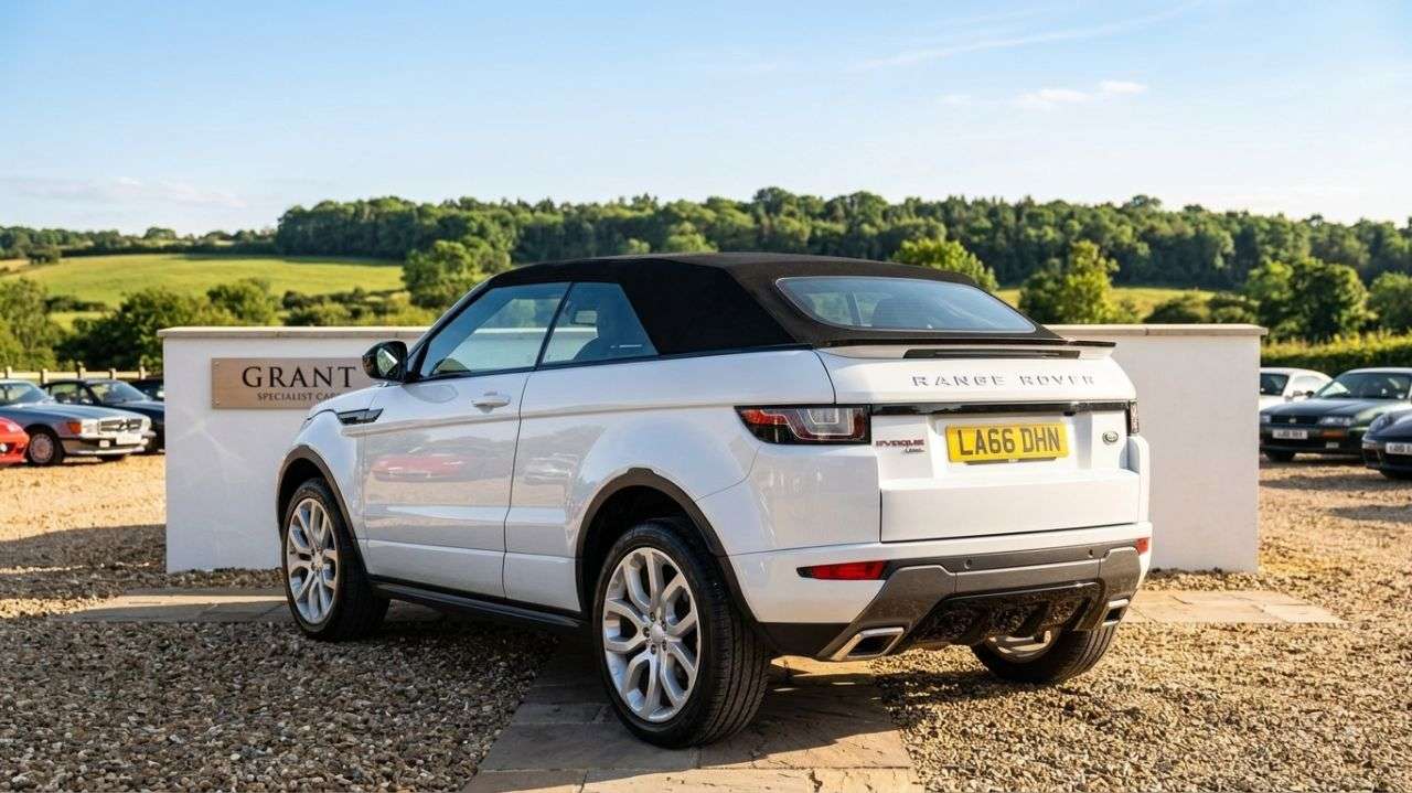 A 2017 LAND ROVER RANGE ROVER EVOQUE 2.0 TD4 HSE Dynamic Convertible 2dr Diesel Auto 4WD Euro 6 (s/s) (180 ps) A 2017 LAND ROVER RANGE ROVER EVOQUE 2.0 TD4 HSE Dynamic Convertible 2dr Diesel Auto 4WD Euro 6 (s/s) (180 ps)