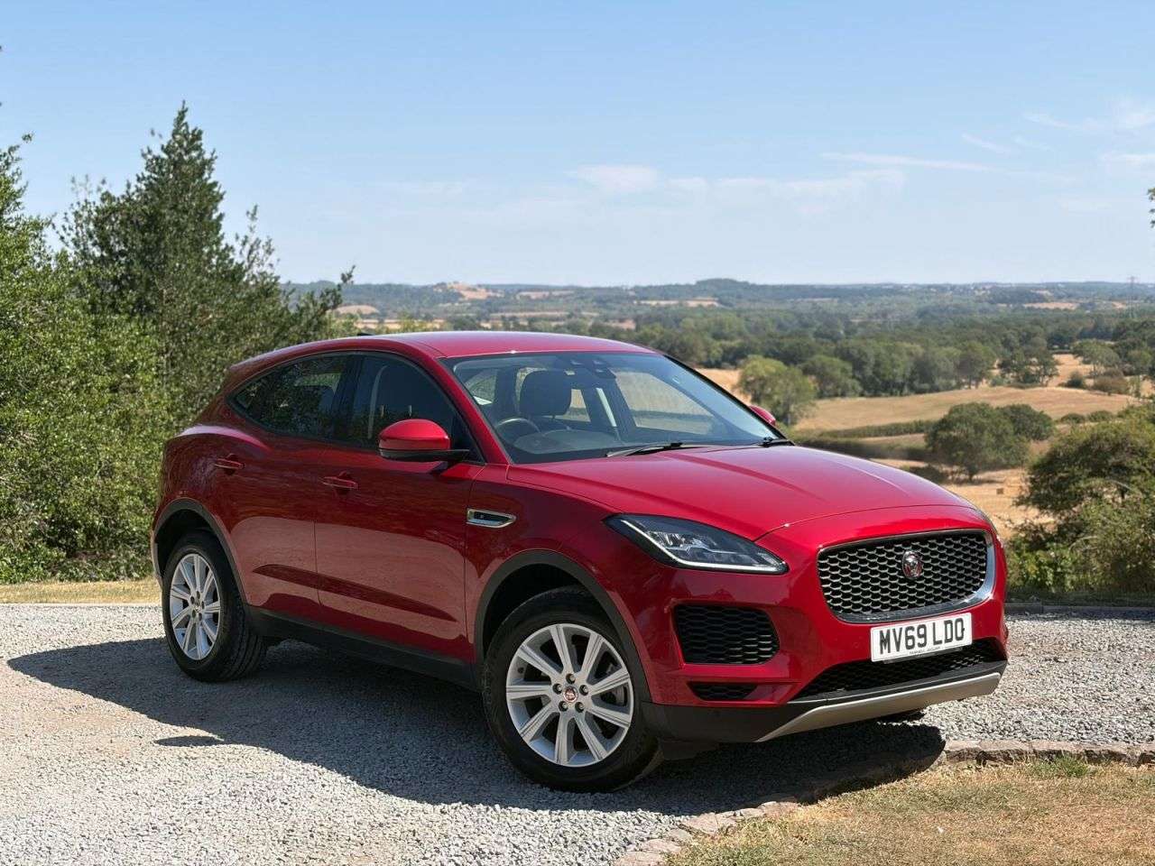 A 2019 JAGUAR E-PACE 2.0 D150 S SUV 5dr Diesel Auto AWD Euro 6 (s/s) (150 ps) A 2019 JAGUAR E-PACE 2.0 D150 S SUV 5dr Diesel Auto AWD Euro 6 (s/s) (150 ps)