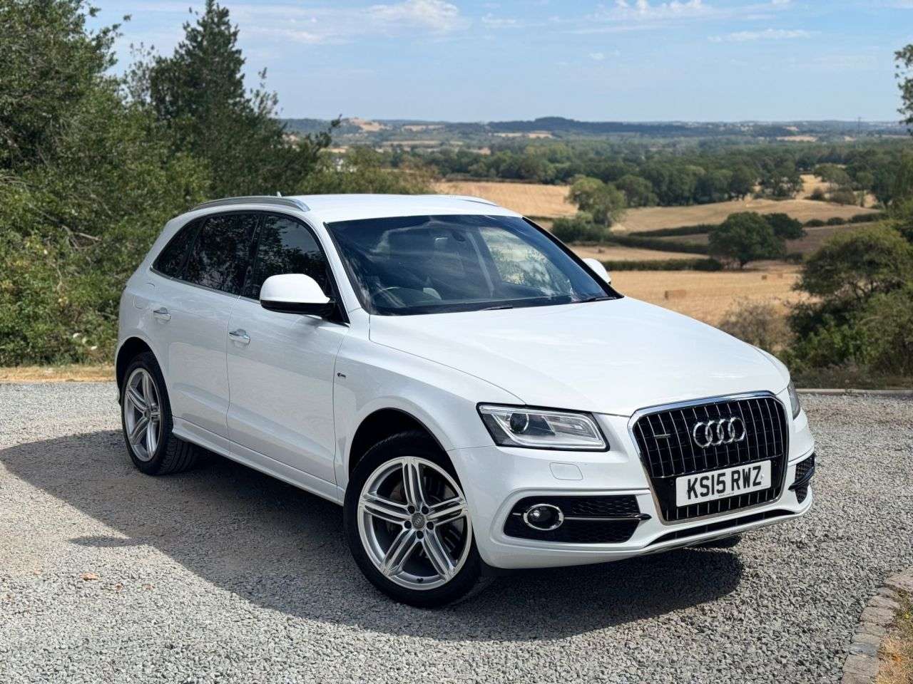 A 2015 AUDI Q5 3.0 TDI V6 S line Plus SUV 5dr Diesel S Tronic quattro Euro 5 (s/s) (245 ps A 2015 AUDI Q5 3.0 TDI V6 S line Plus SUV 5dr Diesel S Tronic quattro Euro 5 (s/s) (245 ps