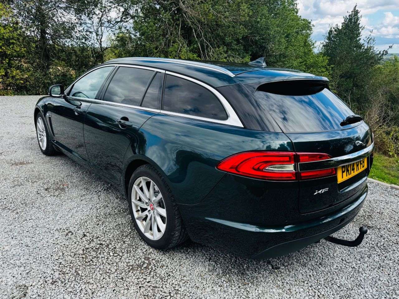 A 2014 JAGUAR XF 2.2d Premium Luxury Sportbrake 5dr Diesel Auto Euro 5 (s/s) (200 ps) A 2014 JAGUAR XF 2.2d Premium Luxury Sportbrake 5dr Diesel Auto Euro 5 (s/s) (200 ps)