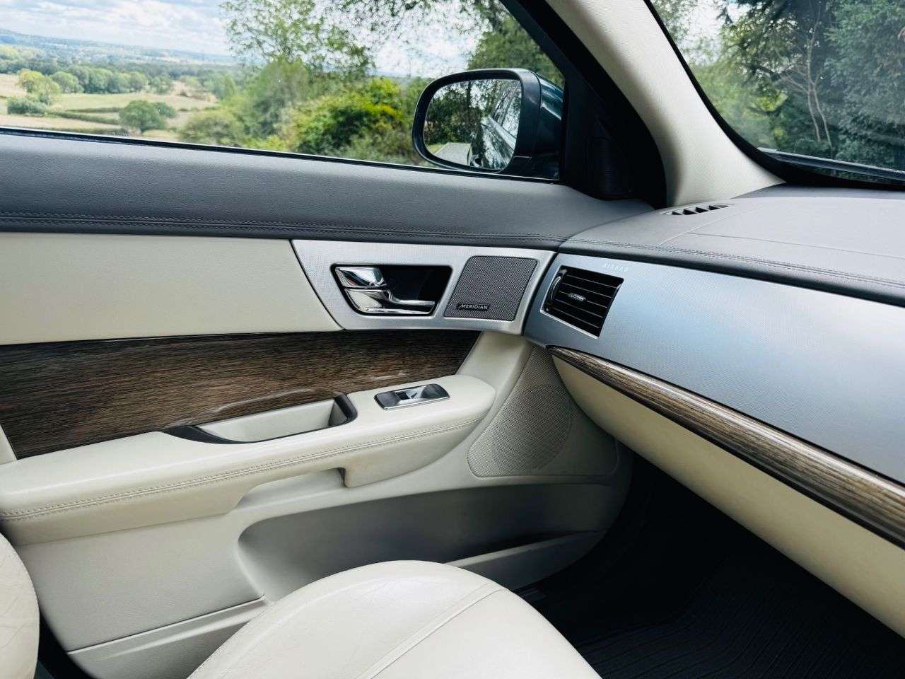 2014 JAGUAR XF 2014 JAGUAR XF