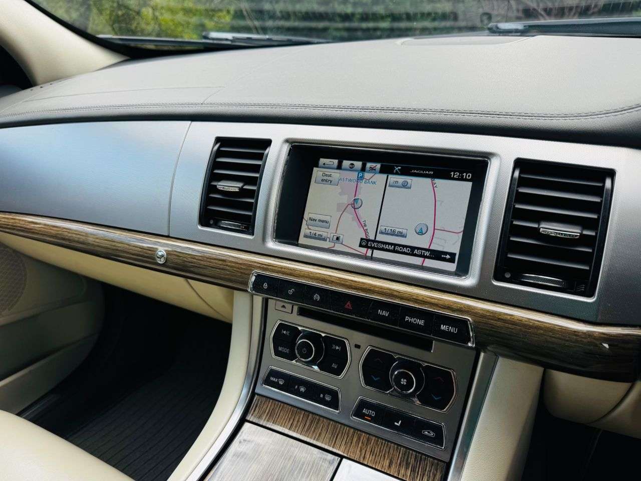 2014 JAGUAR XF 2014 JAGUAR XF