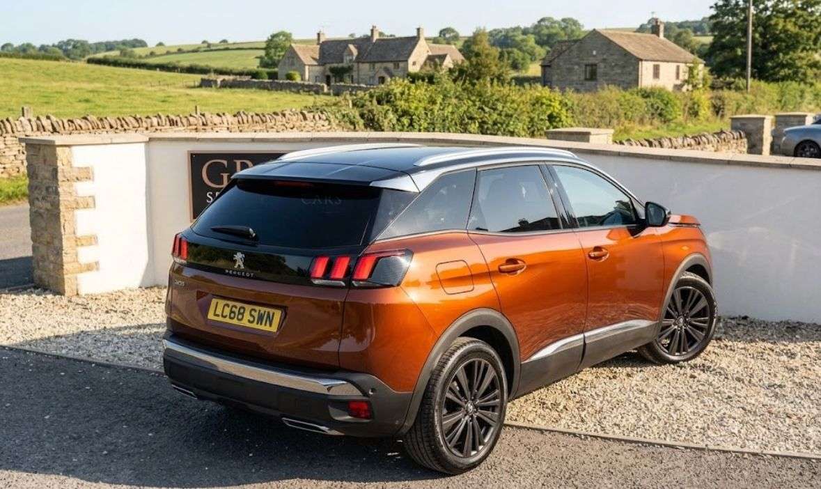 A 2018 PEUGEOT 3008 1.5 BlueHDi GT Line Premium SUV 5dr Diesel EAT Euro 6 (s/s) (130 ps) A 2018 PEUGEOT 3008 1.5 BlueHDi GT Line Premium SUV 5dr Diesel EAT Euro 6 (s/s) (130 ps)