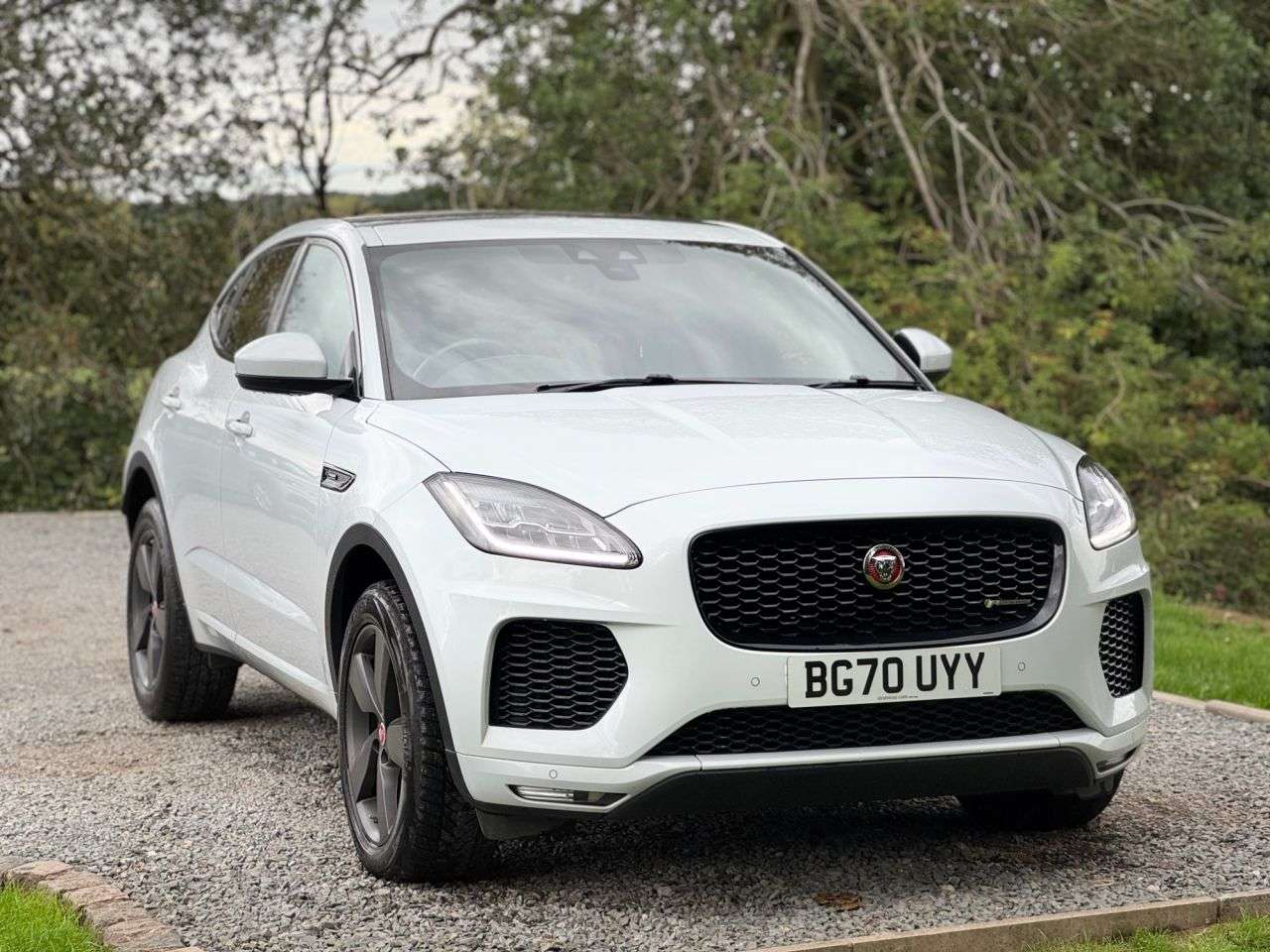 A 2020 JAGUAR E-PACE 2.0 D180 Chequered Flag SUV 5dr Diesel Auto AWD Euro 6 (s/s) (180 ps) A 2020 JAGUAR E-PACE 2.0 D180 Chequered Flag SUV 5dr Diesel Auto AWD Euro 6 (s/s) (180 ps)
