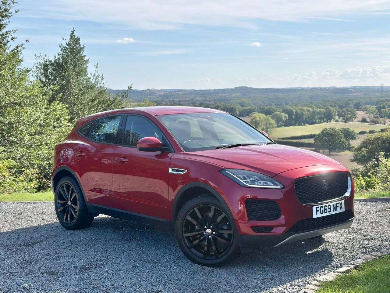 A 2019 JAGUAR E-PACE 2.0 P200 SE SUV 5dr Petrol Auto AWD Euro 6 (s/s) (200 ps) A 2019 JAGUAR E-PACE 2.0 P200 SE SUV 5dr Petrol Auto AWD Euro 6 (s/s) (200 ps)