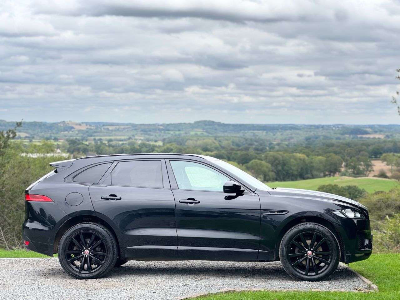 2019 JAGUAR F-PACE 2019 JAGUAR F-PACE