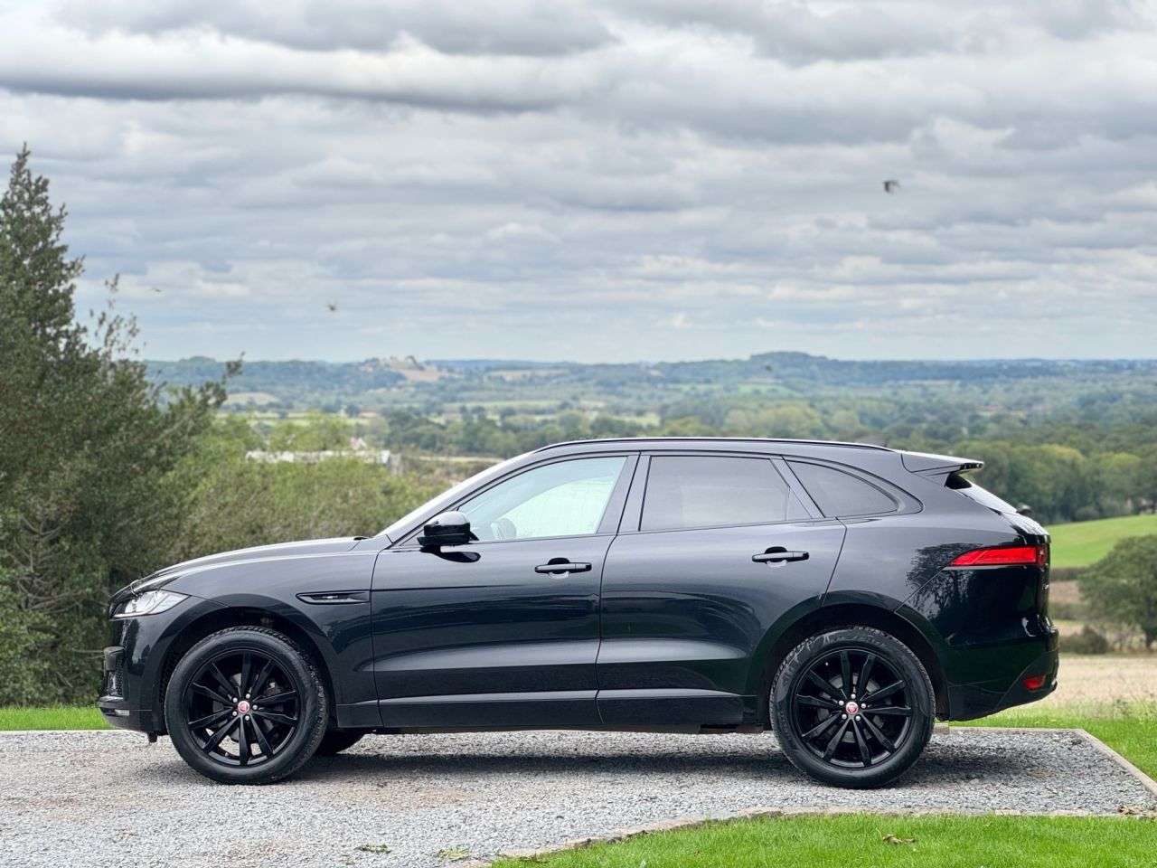 2019 JAGUAR F-PACE 2019 JAGUAR F-PACE