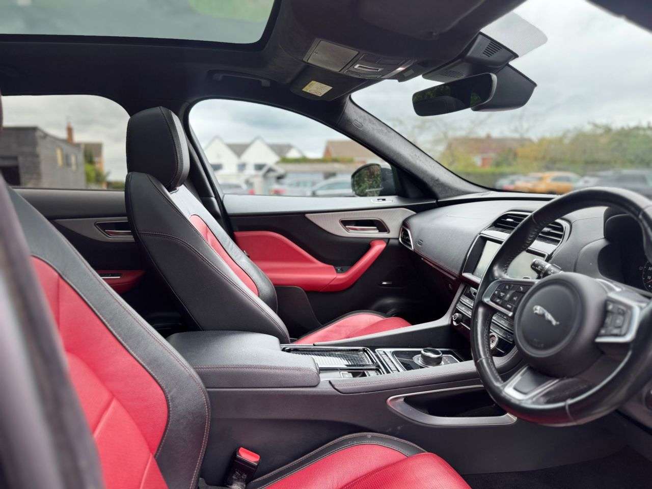 A 2019 JAGUAR F-PACE 2.0 D180 Chequered Flag SUV 5dr Diesel Auto AWD Euro 6 (s/s) (180 ps) A 2019 JAGUAR F-PACE 2.0 D180 Chequered Flag SUV 5dr Diesel Auto AWD Euro 6 (s/s) (180 ps)