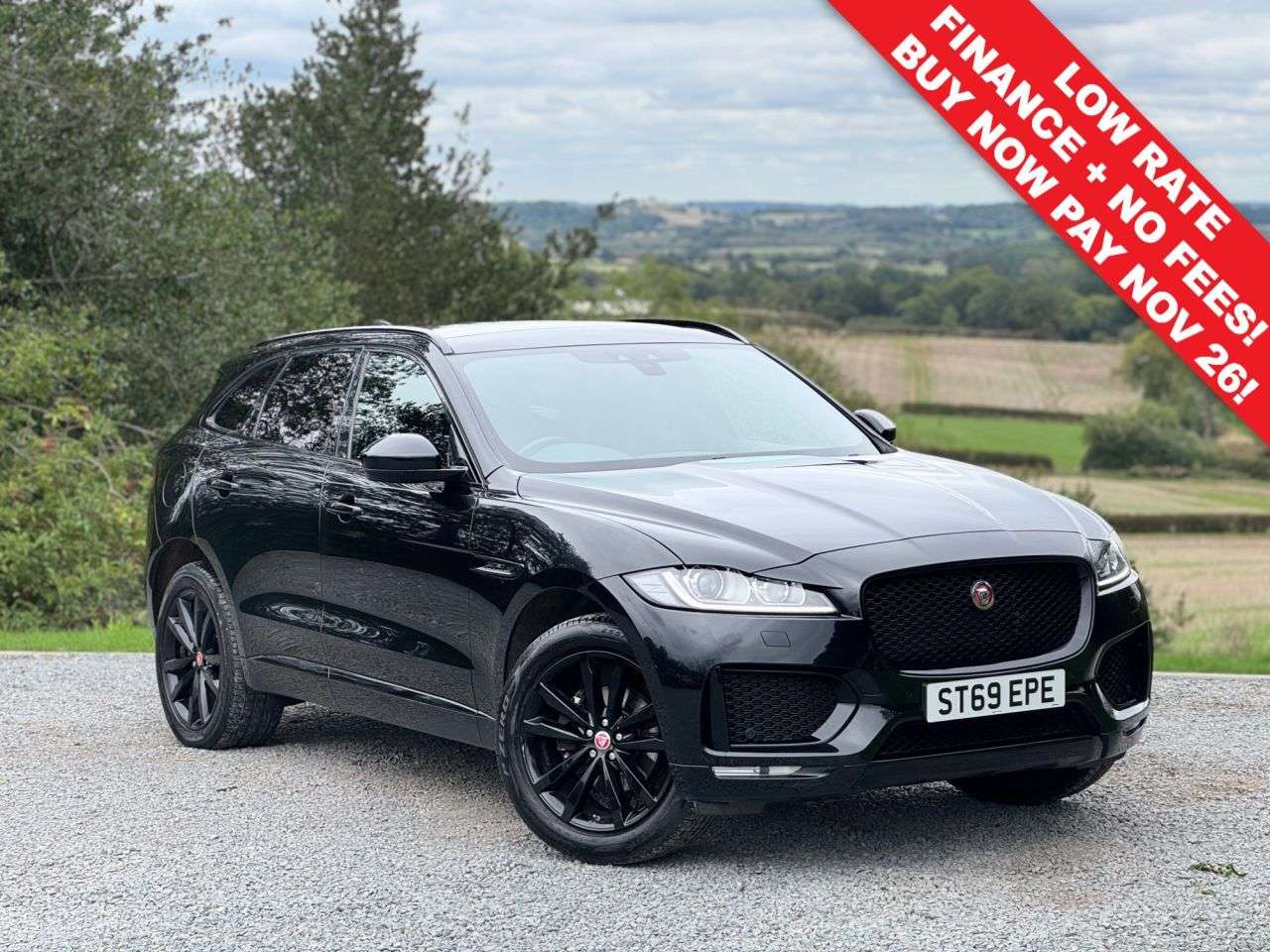 A 2019 JAGUAR F-PACE 2.0 D180 Chequered Flag SUV 5dr Diesel Auto AWD Euro 6 (s/s) (180 ps) A 2019 JAGUAR F-PACE 2.0 D180 Chequered Flag SUV 5dr Diesel Auto AWD Euro 6 (s/s) (180 ps)