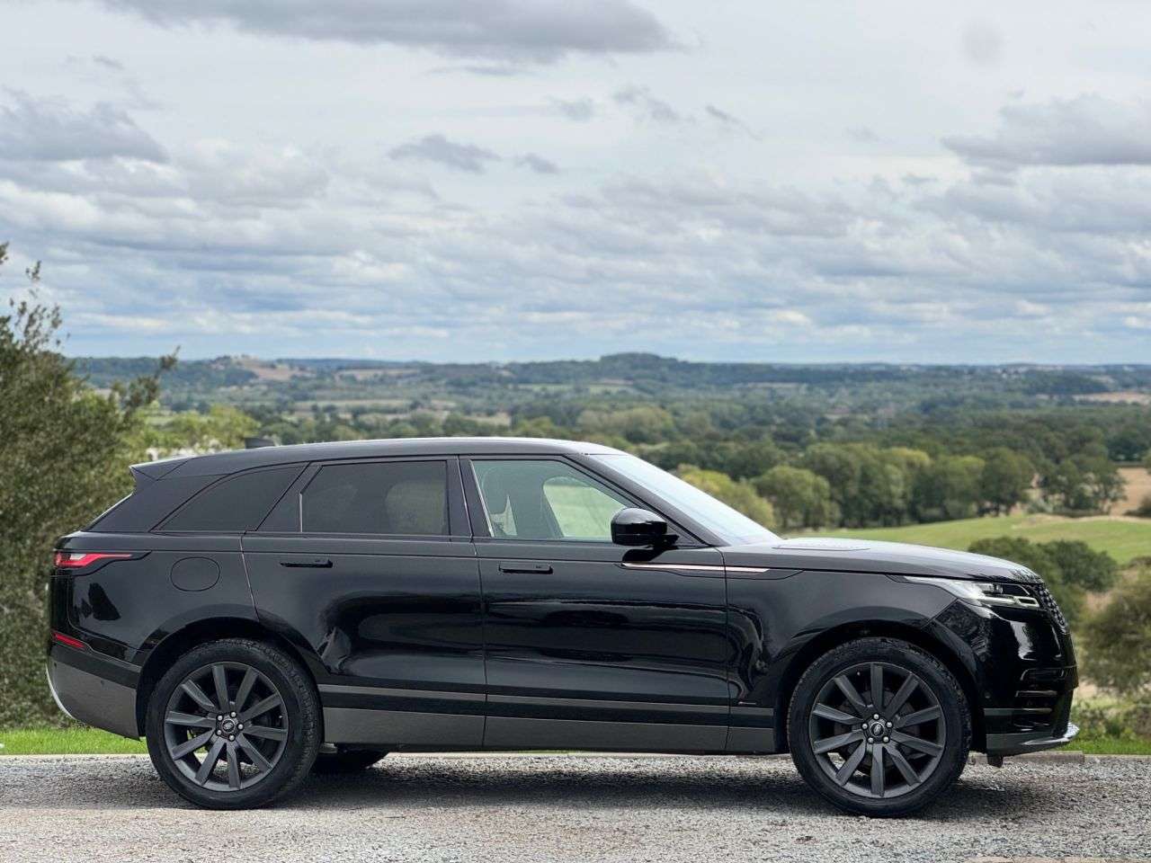 2019 LAND ROVER RANGE ROVER VELAR 2019 LAND ROVER RANGE ROVER VELAR