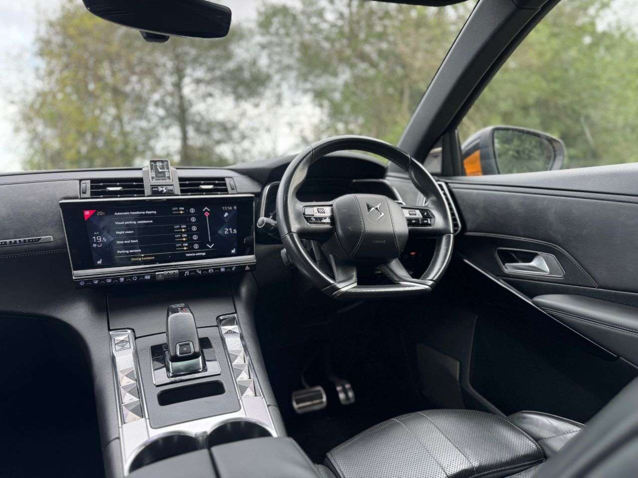 A 2018 DS AUTOMOBILES DS 7 CROSSBACK 2.0 BlueHDi Ultra Prestige Crossback 5dr Diesel EAT8 Euro 6 (s/s) (180 ps) A 2018 DS AUTOMOBILES DS 7 CROSSBACK 2.0 BlueHDi Ultra Prestige Crossback 5dr Diesel EAT8 Euro 6 (s/s) (180 ps)