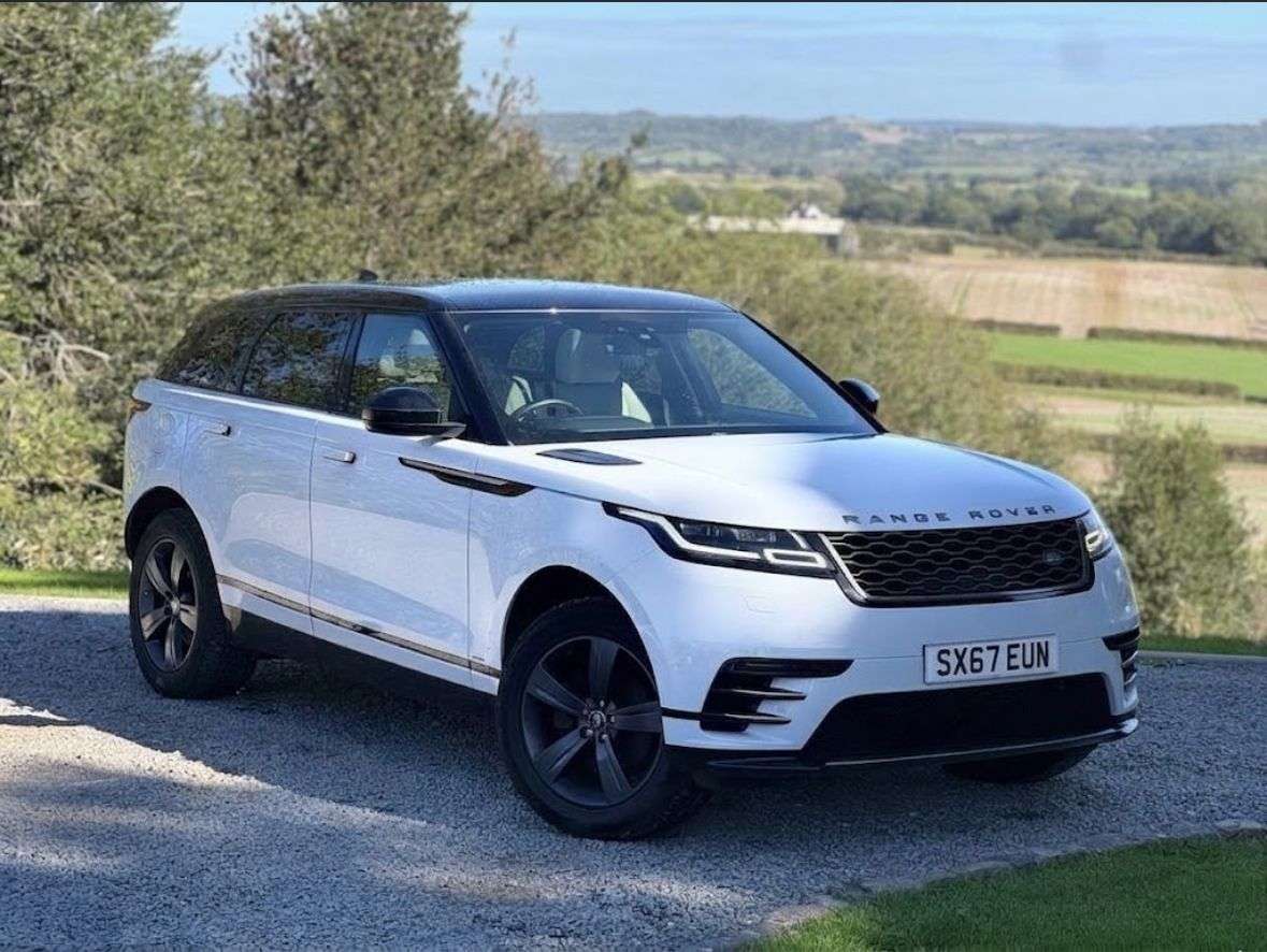 A 2018 LAND ROVER RANGE ROVER VELAR 2.0 D240 R-Dynamic S SUV 5dr Diesel Auto 4WD Euro 6 (s/s) (240 ps) A 2018 LAND ROVER RANGE ROVER VELAR 2.0 D240 R-Dynamic S SUV 5dr Diesel Auto 4WD Euro 6 (s/s) (240 ps)