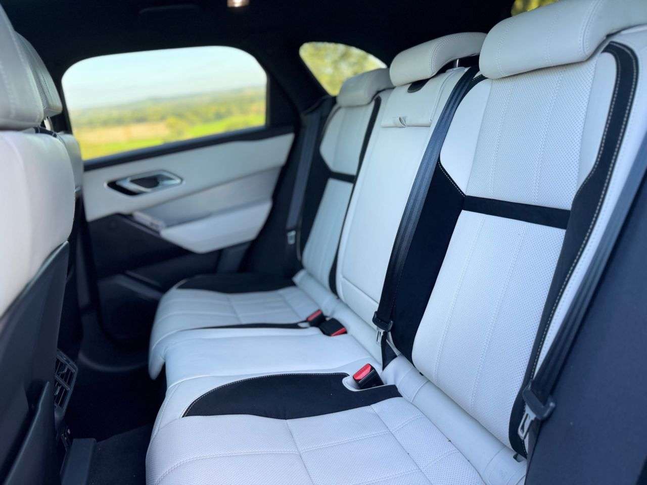 2018 LAND ROVER RANGE ROVER VELAR 2018 LAND ROVER RANGE ROVER VELAR