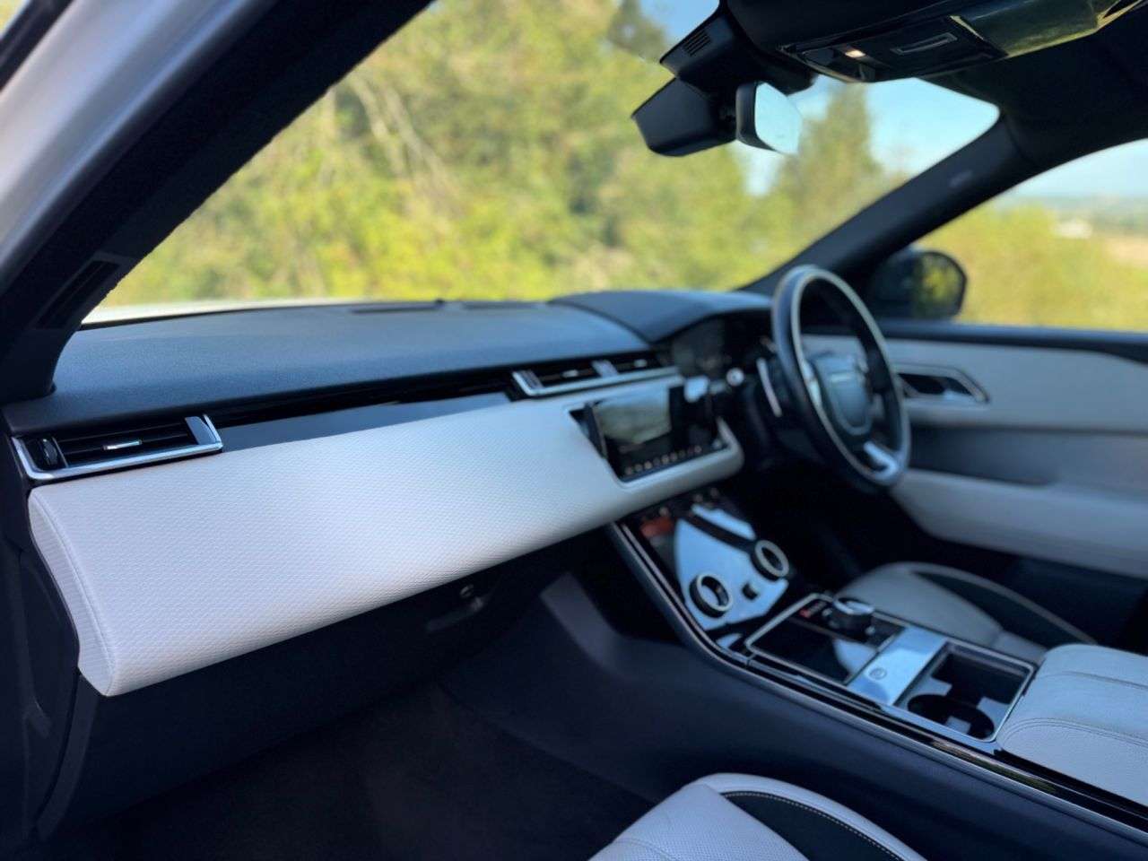 2018 LAND ROVER RANGE ROVER VELAR 2018 LAND ROVER RANGE ROVER VELAR